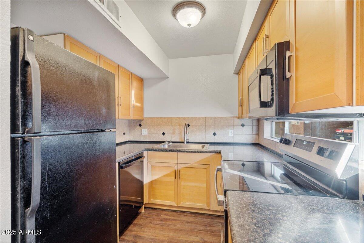 2662 E OAKLEAF Drive, Tempe, AZ 85288 — Photo 1 of 20