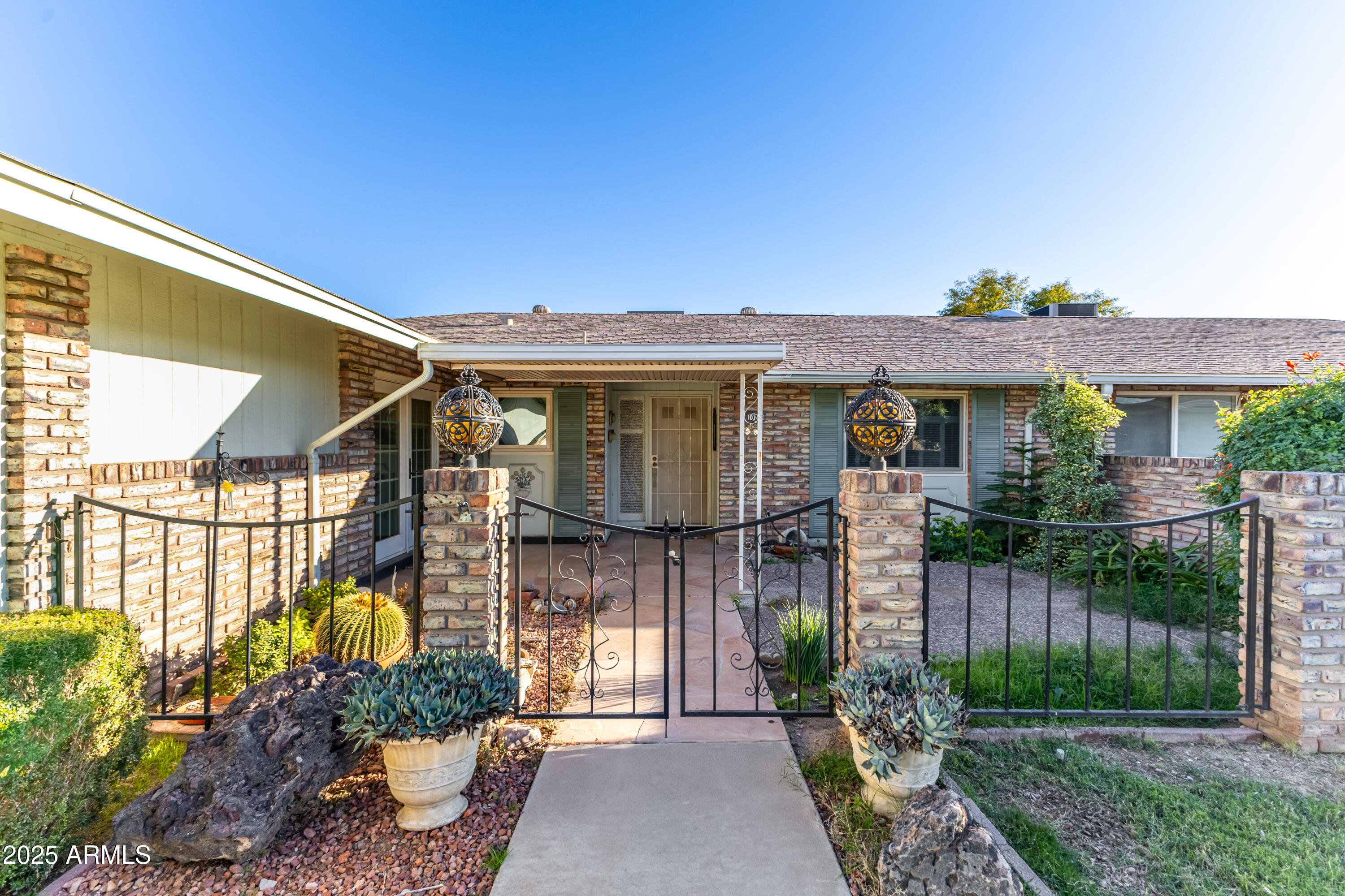 10209 W MOUNTAIN VIEW Road, Sun City, AZ 85351 — Photo 1 of 23