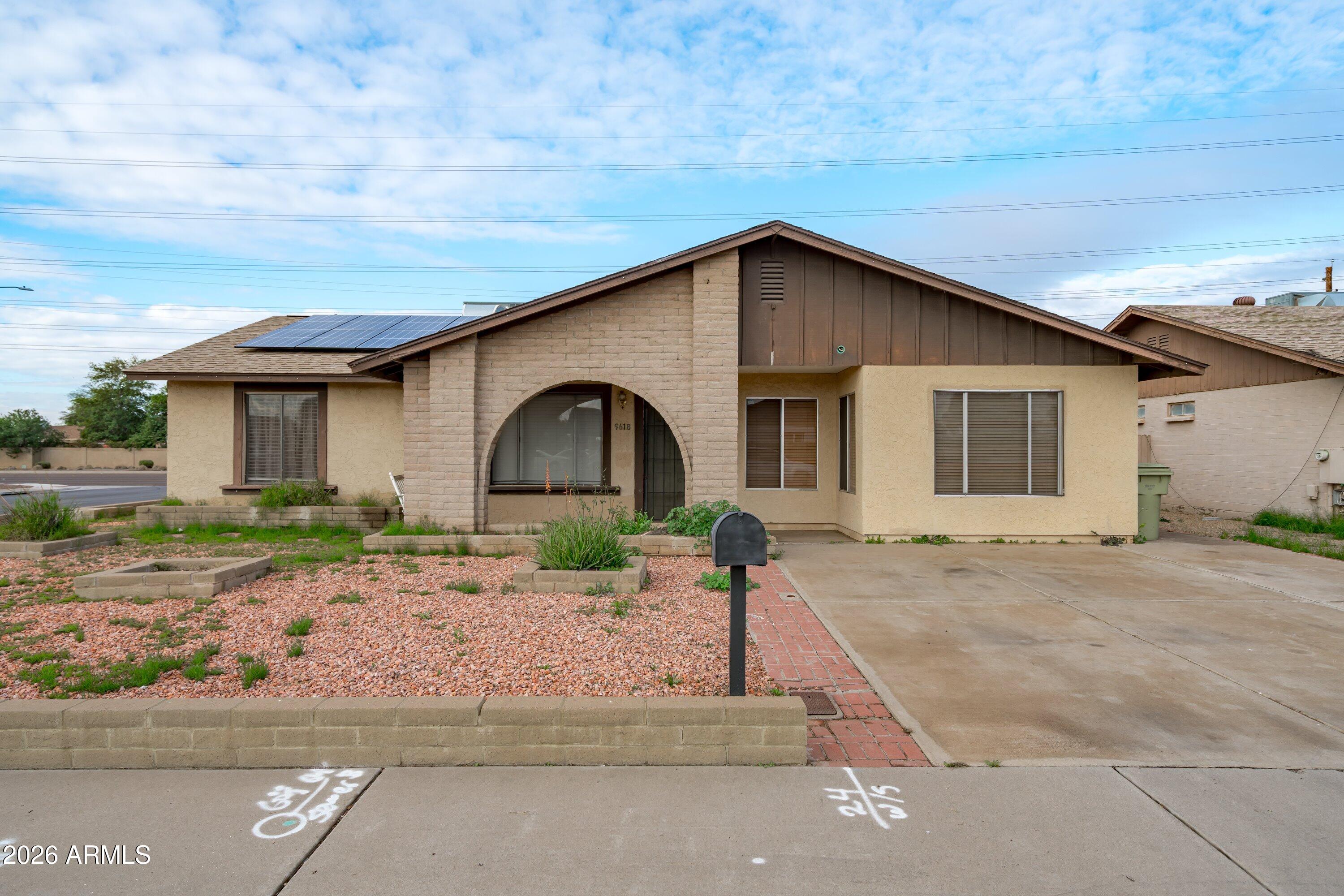 9618 N 66TH Drive, Glendale, AZ 85302 — Photo 1 of 28
