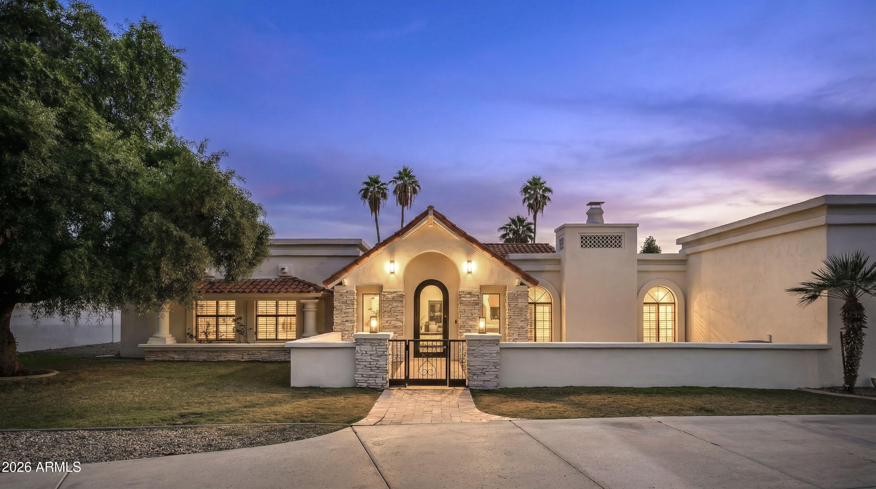 10111 E CHOLLA Street, Scottsdale, AZ 85260 — Photo 1 of 48