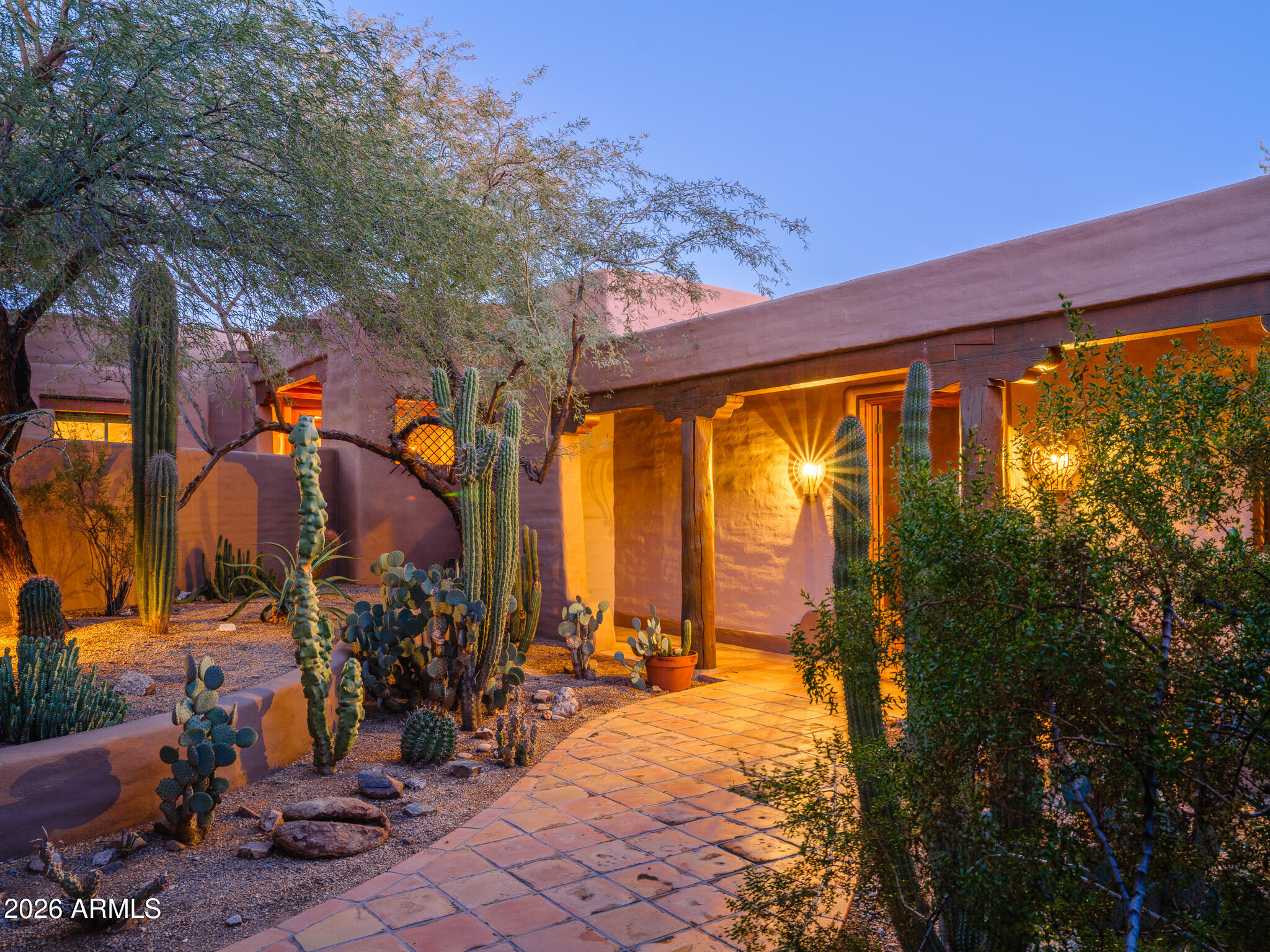 5507 N PALO CRISTI Road, Paradise Valley, AZ 85253 — Photo 1 of 41