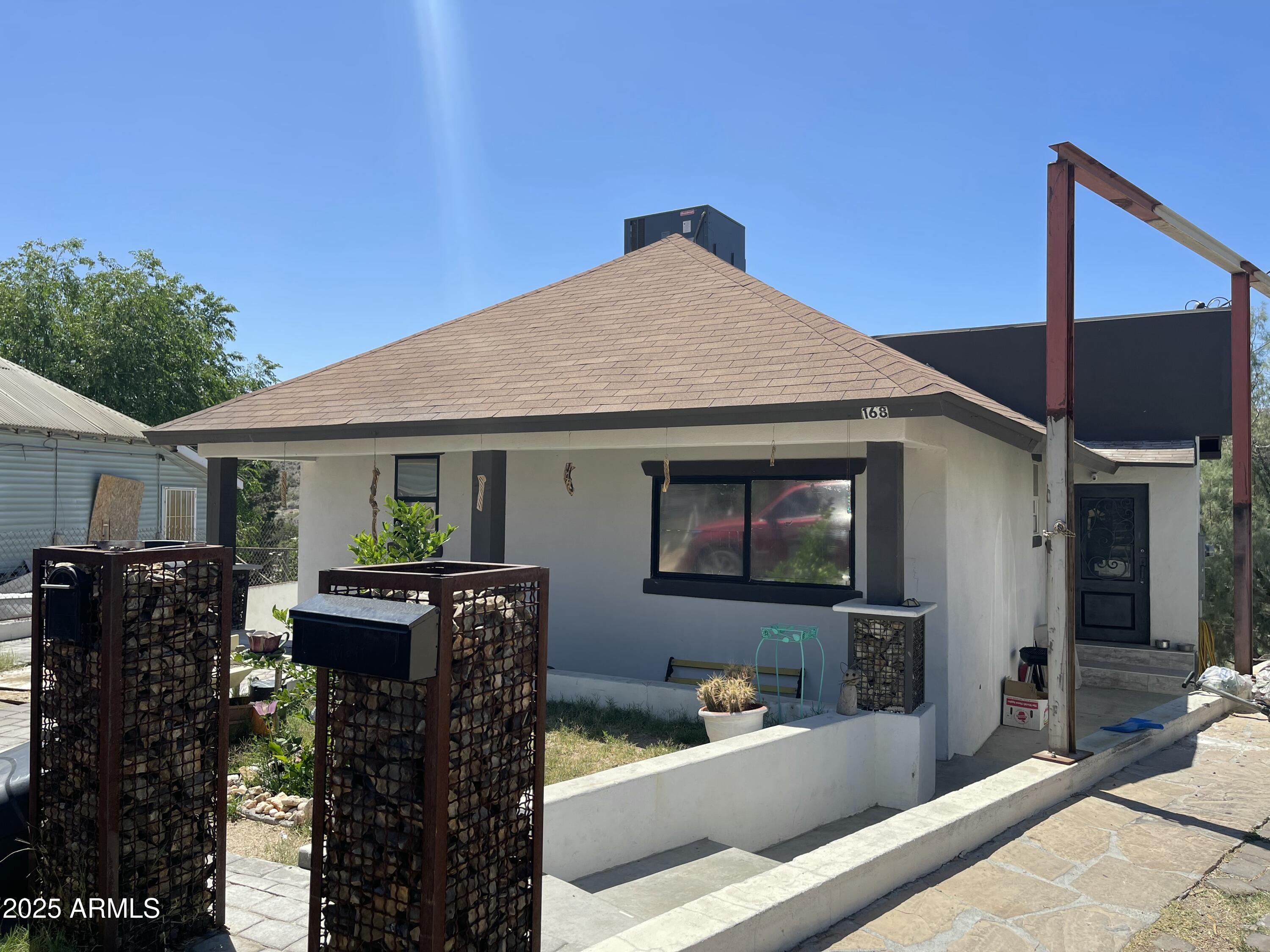 168 S Cedar Avenue, Miami, AZ 85539 — Photo 1 of 10