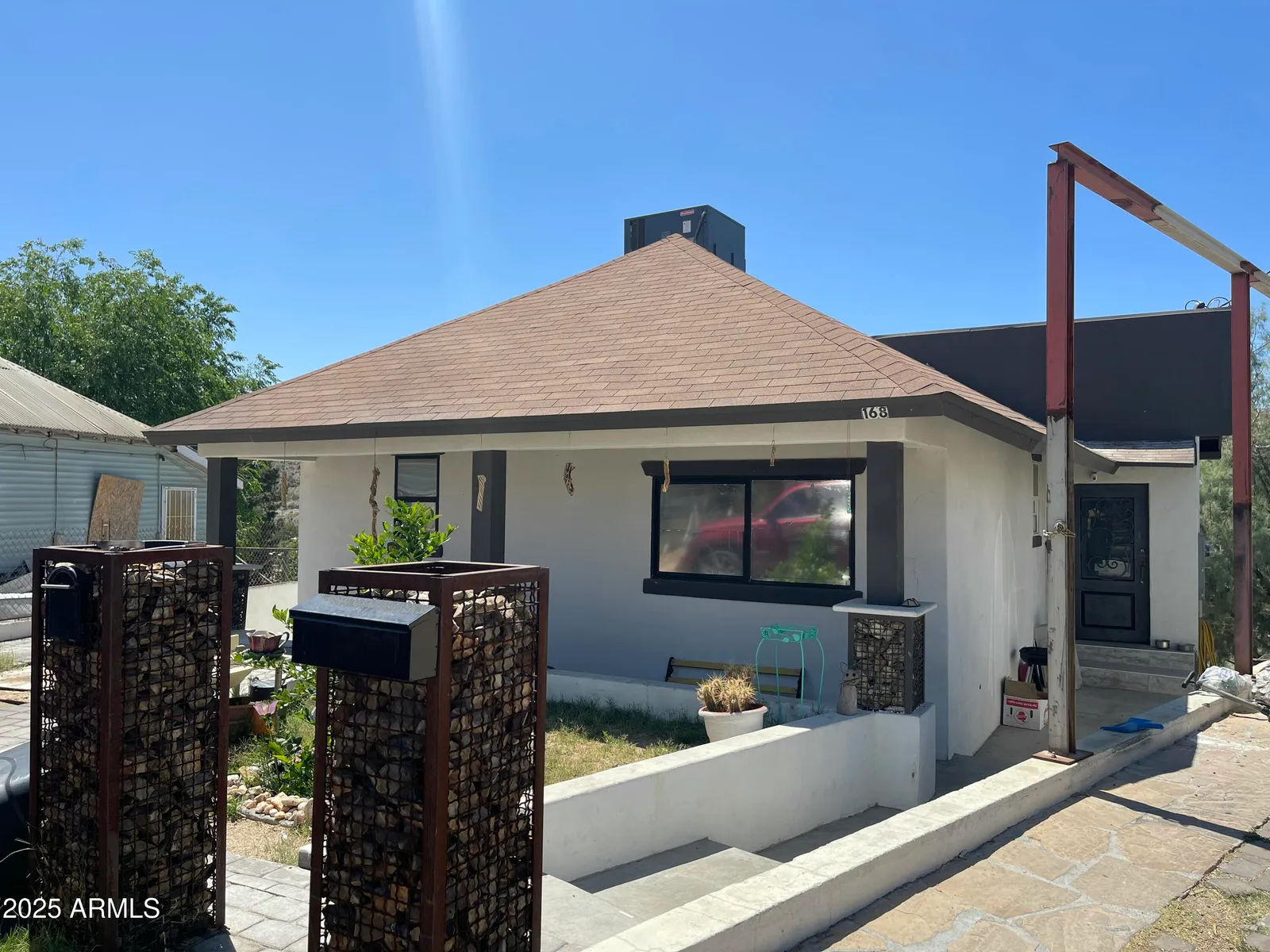 168 S Cedar Avenue, Miami, AZ 85539 — Photo 1 of 10