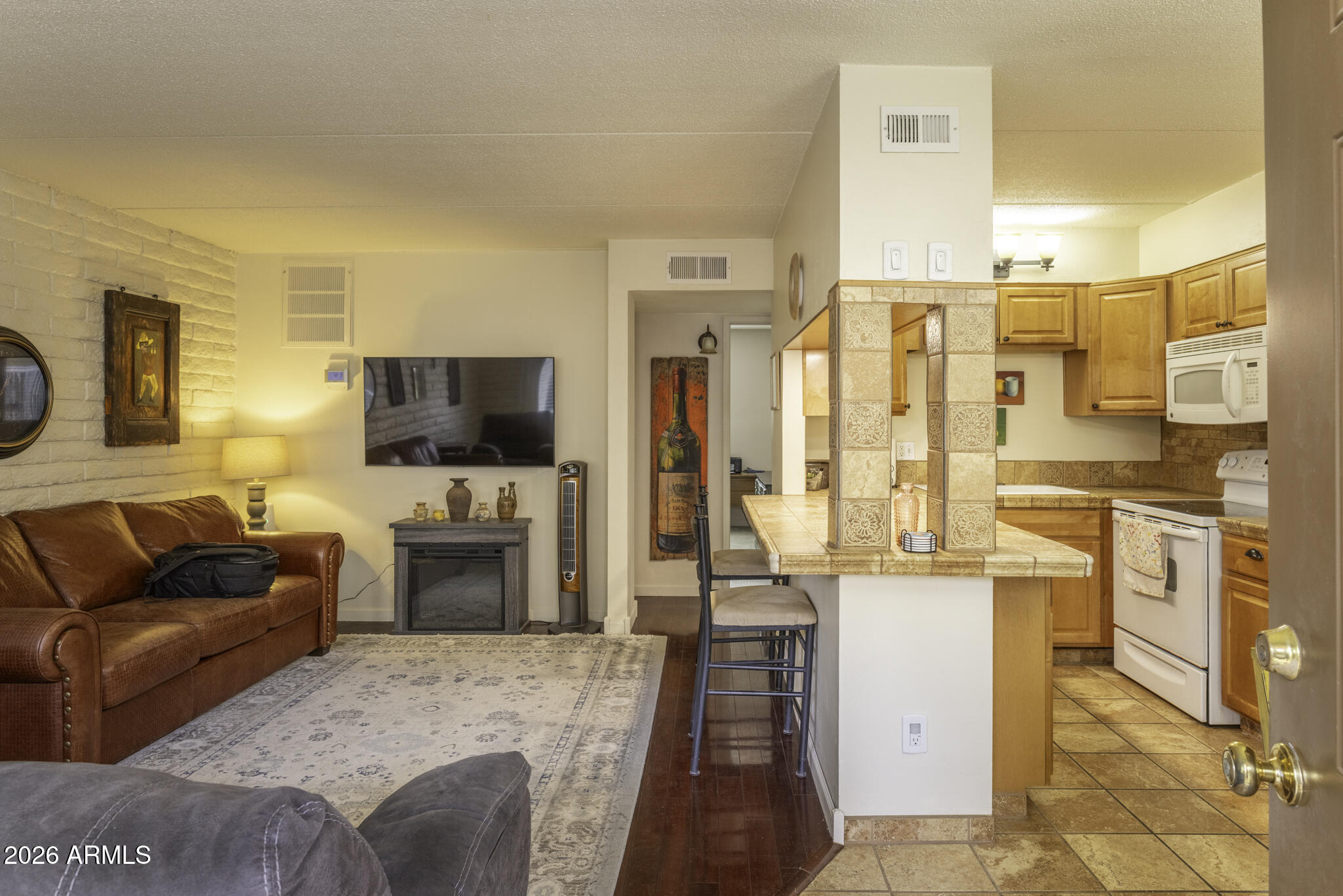 90 W YAVAPAI Street W 1, Wickenburg, AZ 85390 — Photo 1 of 25