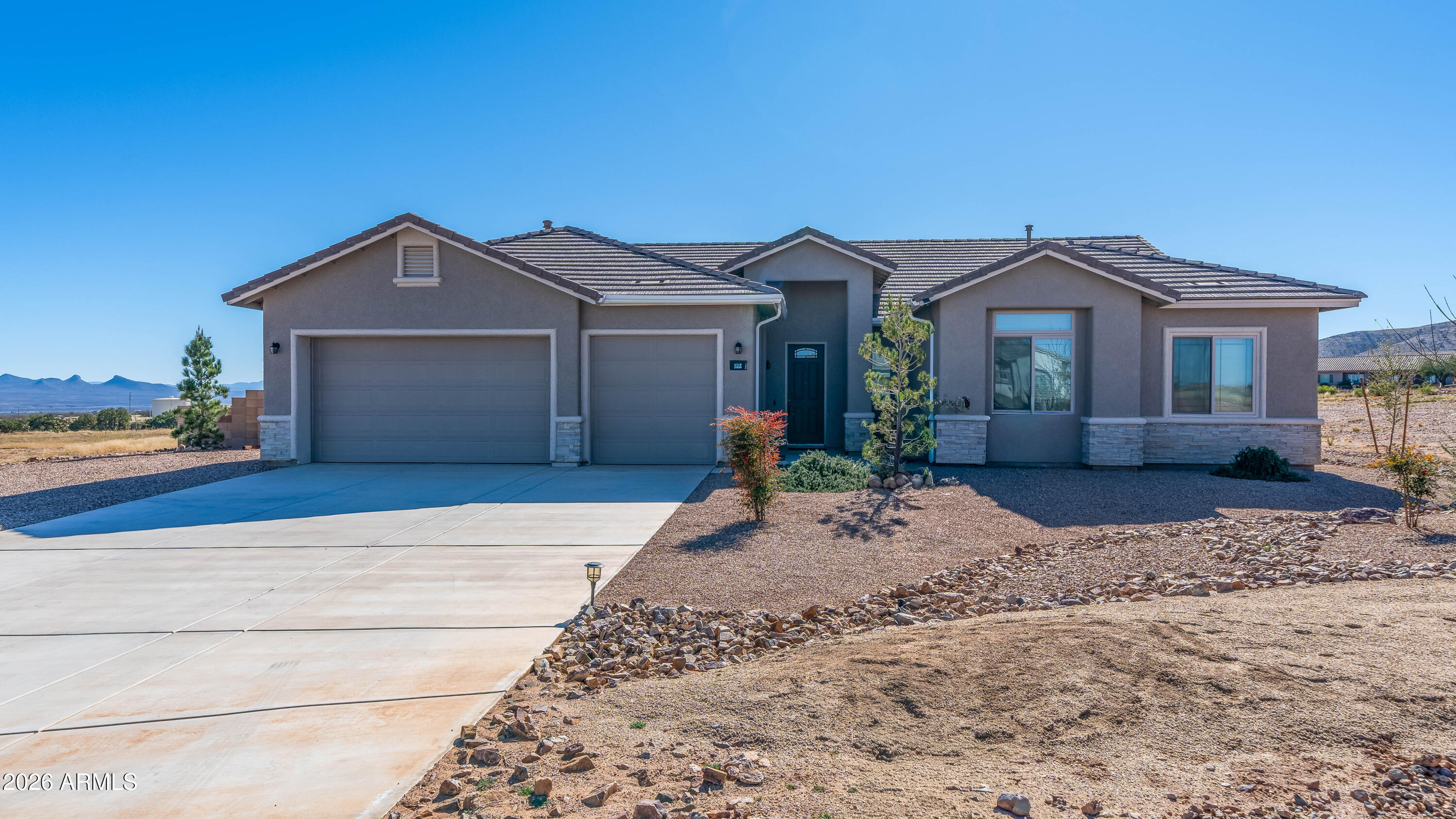 6760 E Vaquero Circle, Hereford, AZ 85615 — Photo 1 of 45