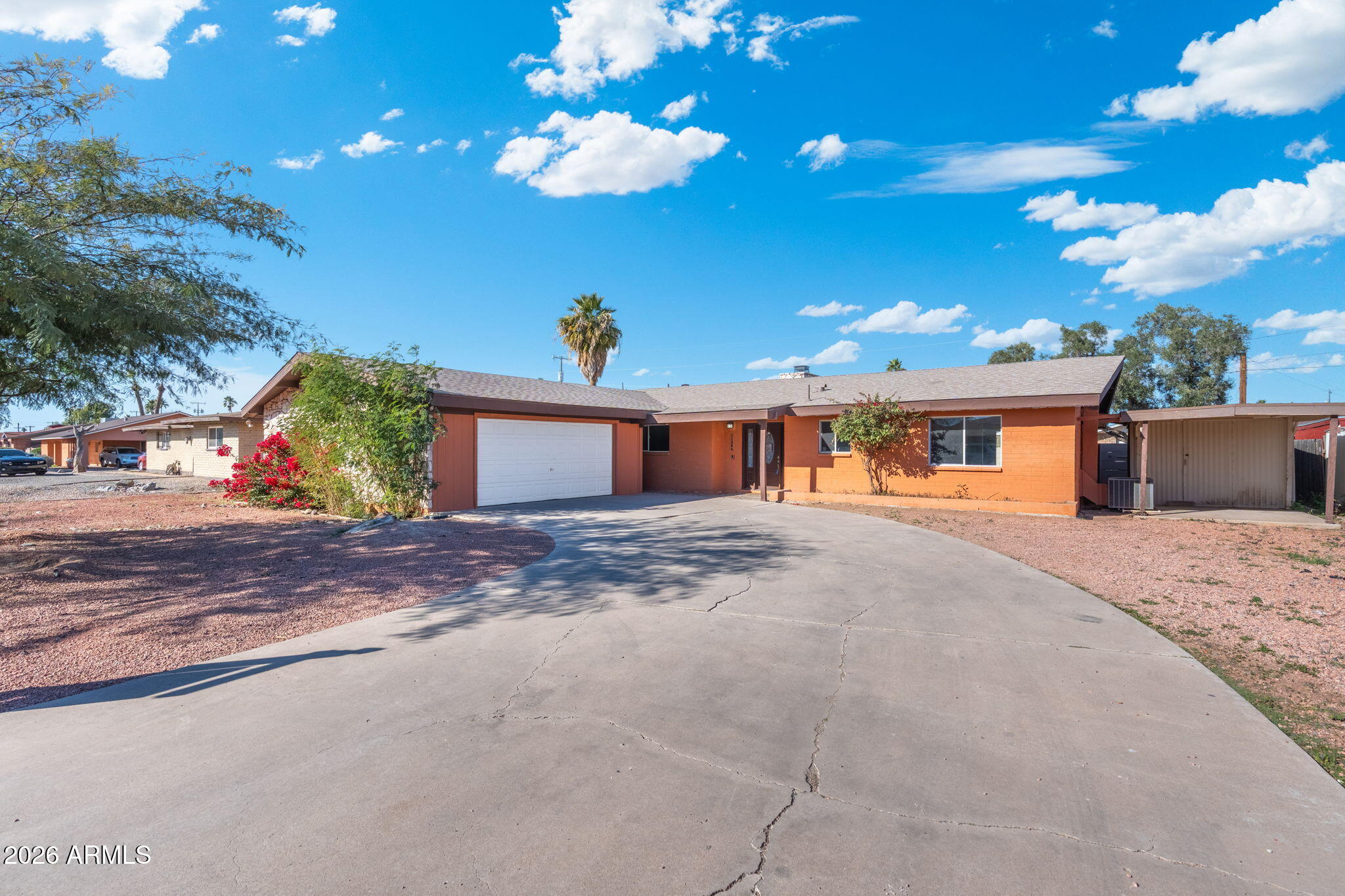 1126 E LAUREL Drive, Casa Grande, AZ 85122 — Photo 1 of 34