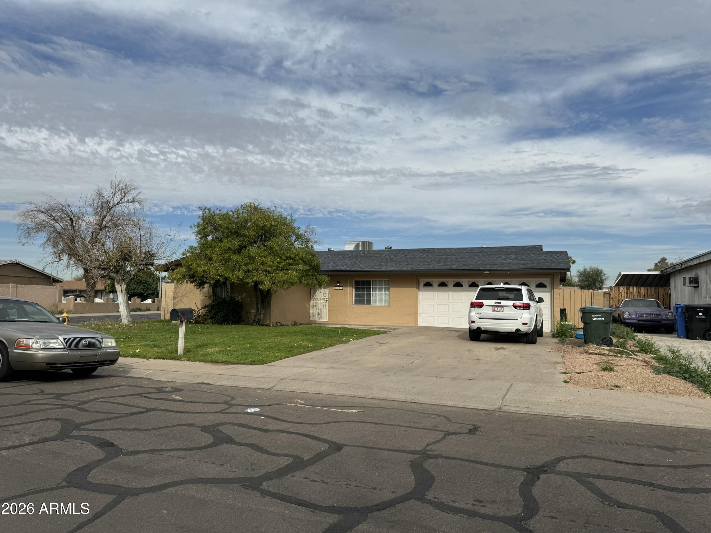 8214 W SELLS Drive, Phoenix, AZ 85033 — Photo 1 of 38