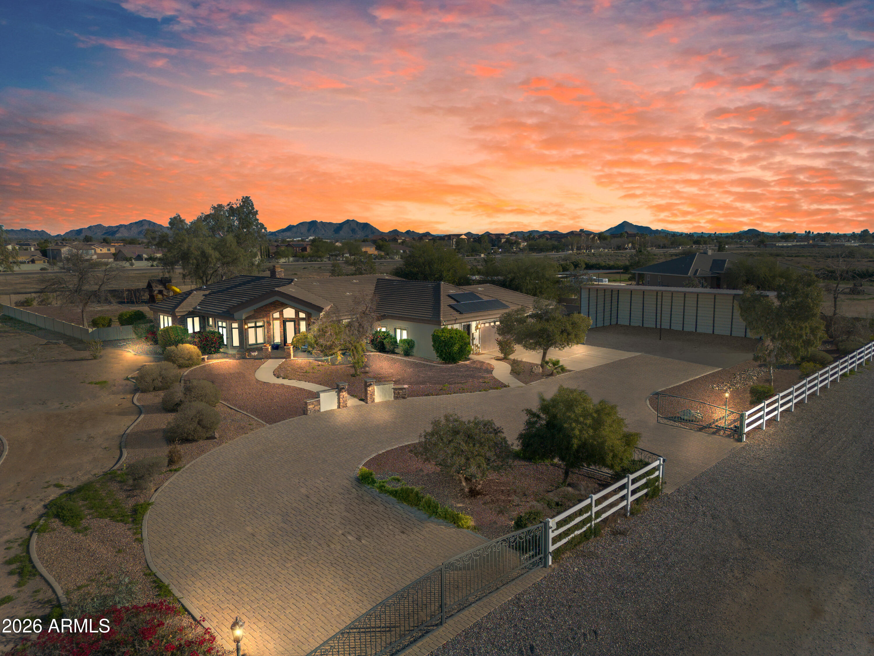 2354 N CASA GRANDE Avenue, Casa Grande, AZ 85122 — Photo 1 of 50