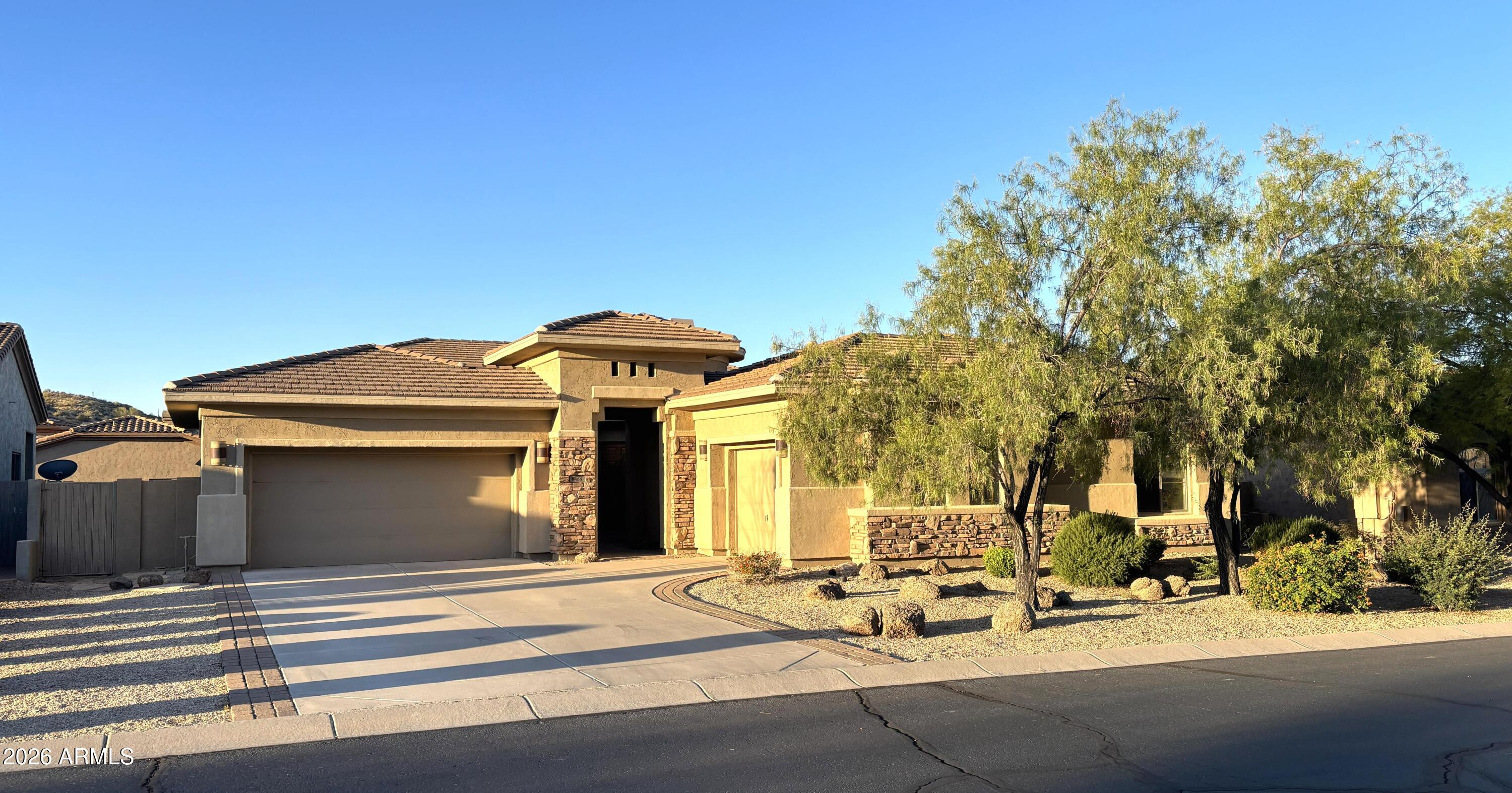 8465 E TWISTED LEAF Drive E, Gold Canyon, AZ 85118 — Photo 1 of 61