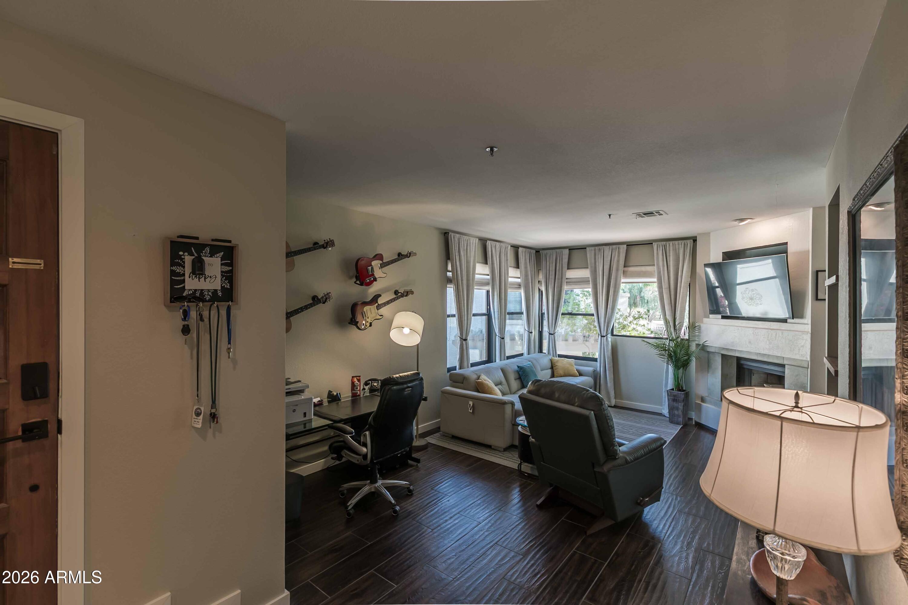 10080 E MOUNTAINVIEW LAKE Drive 204, Scottsdale, AZ 85258 — Photo 1 of 24
