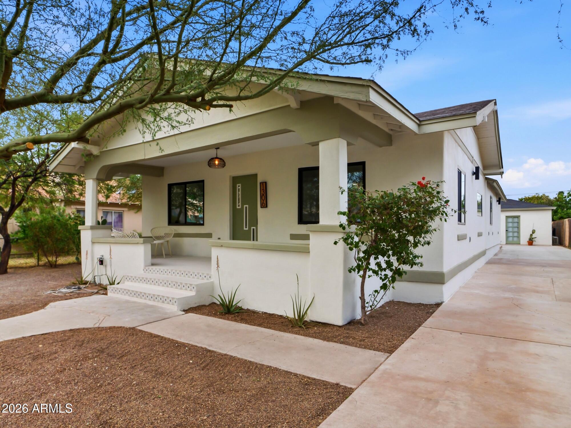 1306 E WILLETTA Street, Phoenix, AZ 85006 — Photo 1 of 28