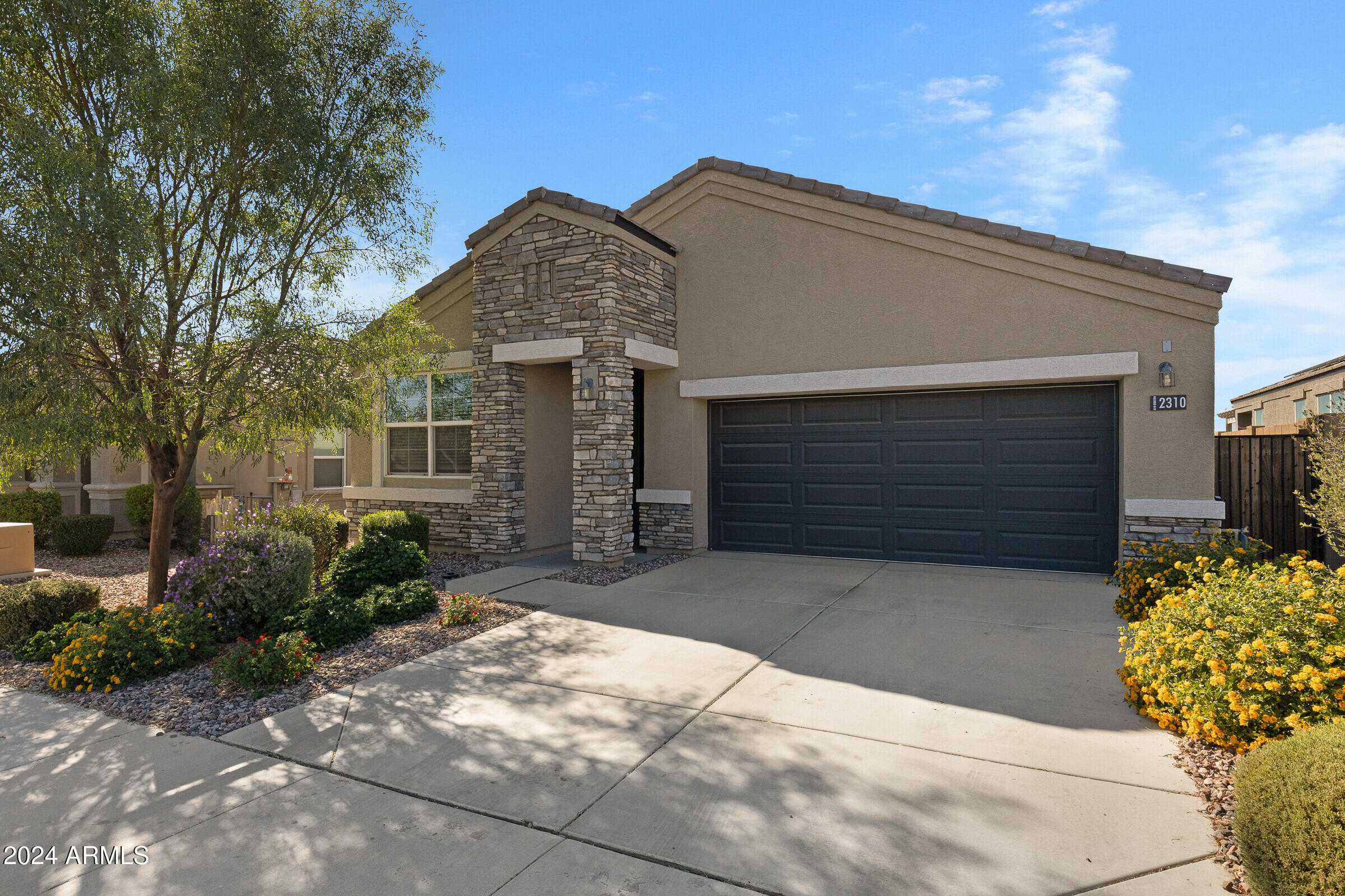 2310 N COMISKEY Drive, Florence, AZ 85132 — Photo 1 of 27