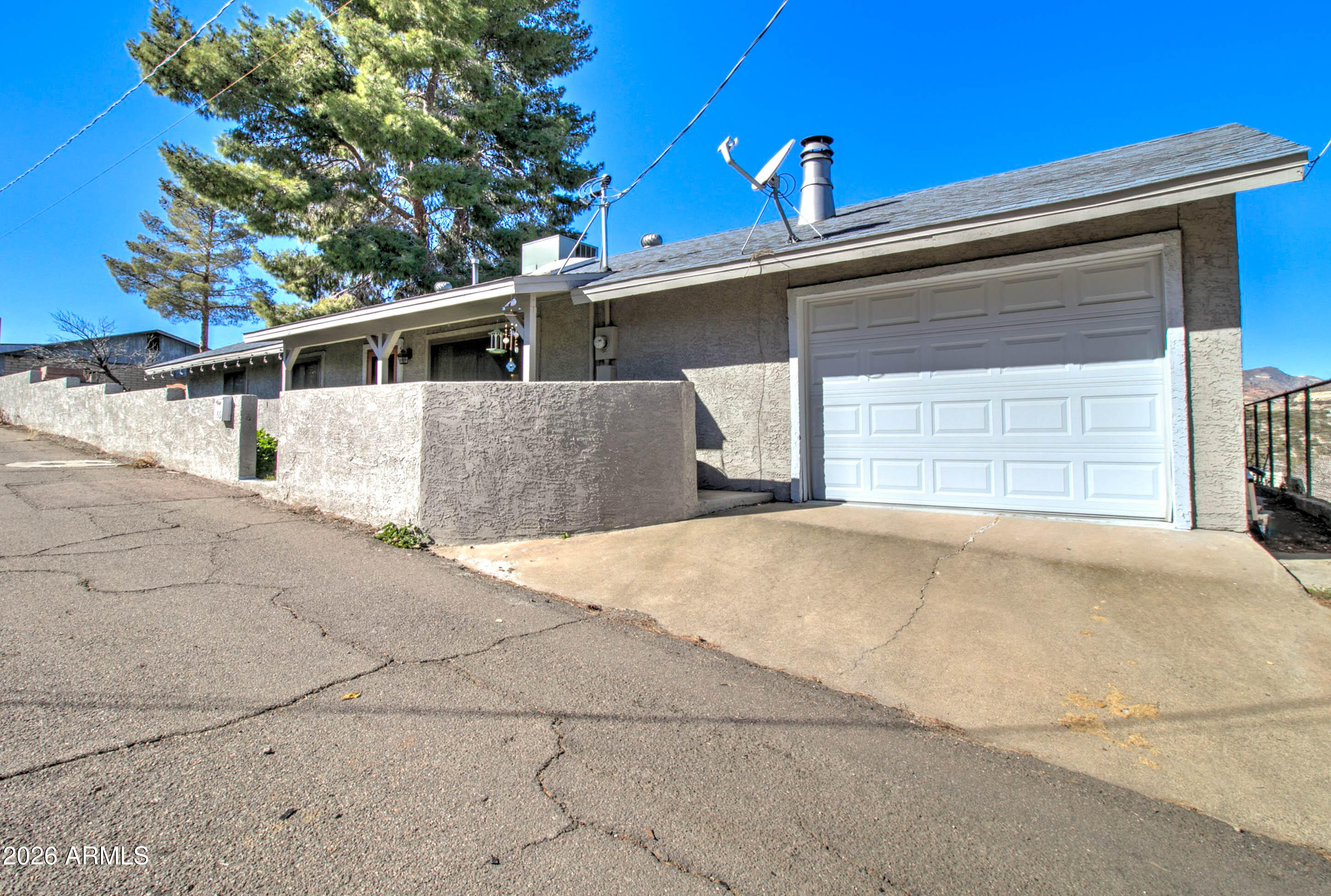186 E KELLY Street, Miami, AZ 85539 — Photo 1 of 44