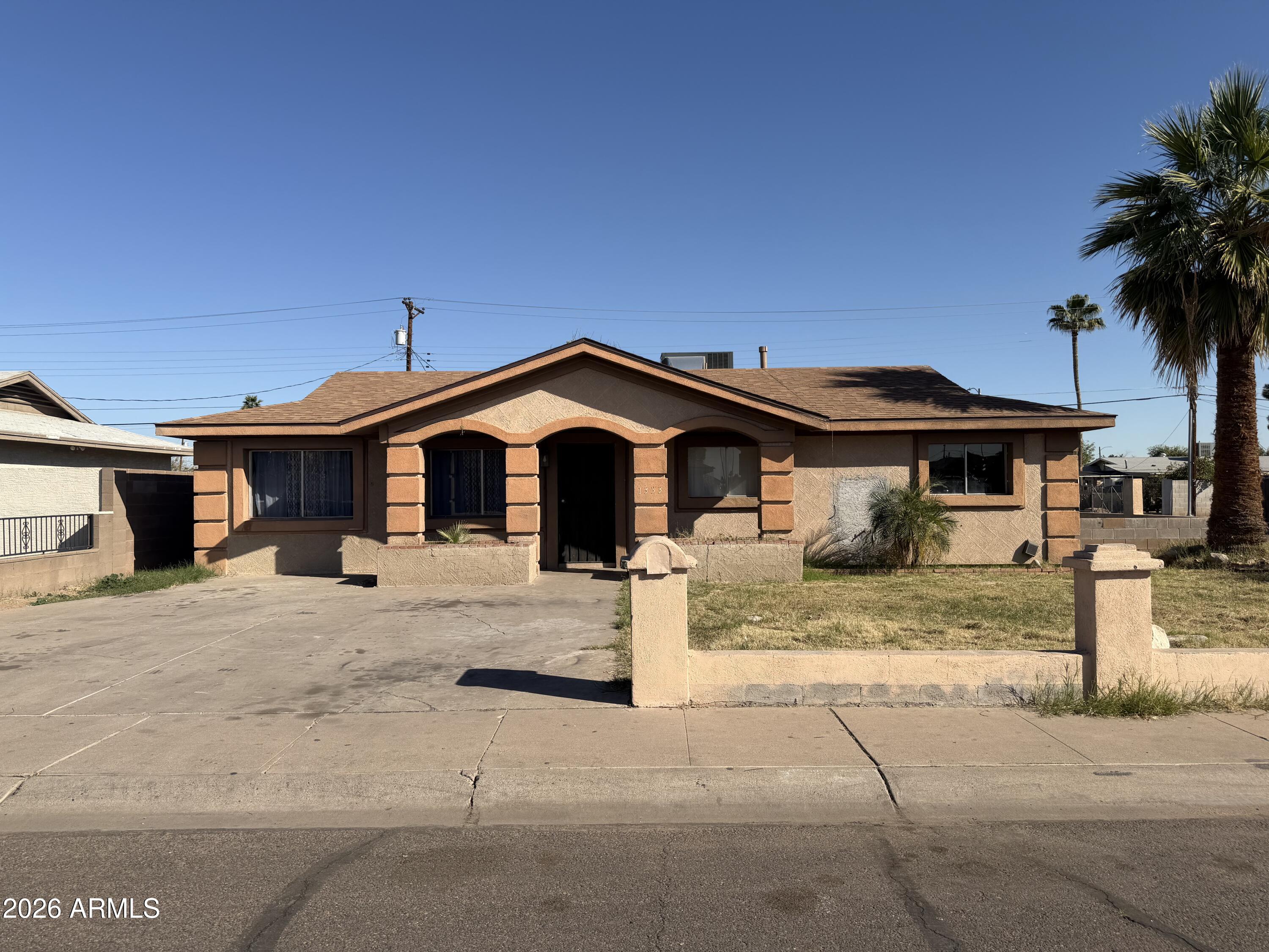 1333 N 39TH Drive, Phoenix, AZ 85009 — Photo 1 of 2