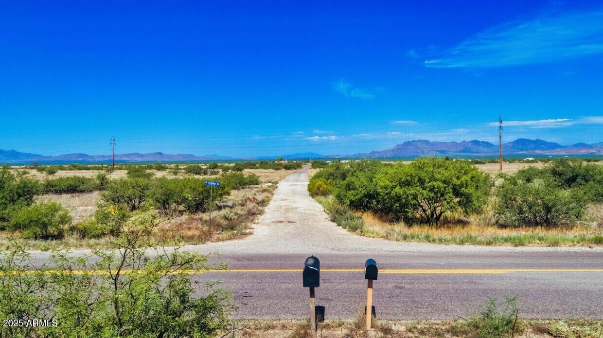 0011 W Holly Lane 11, Willcox, AZ 85643 — Photo 1 of 16