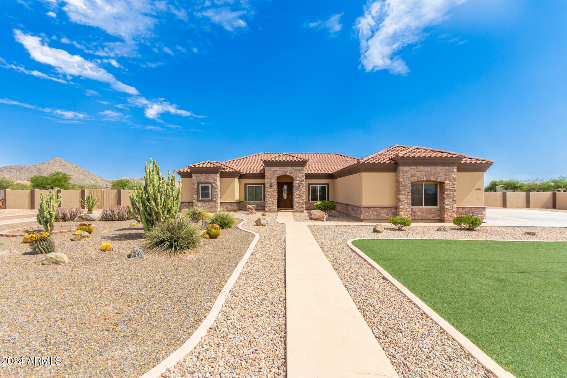 6786 W GELDING Lane, Coolidge, AZ 85128 — Photo 1 of 39