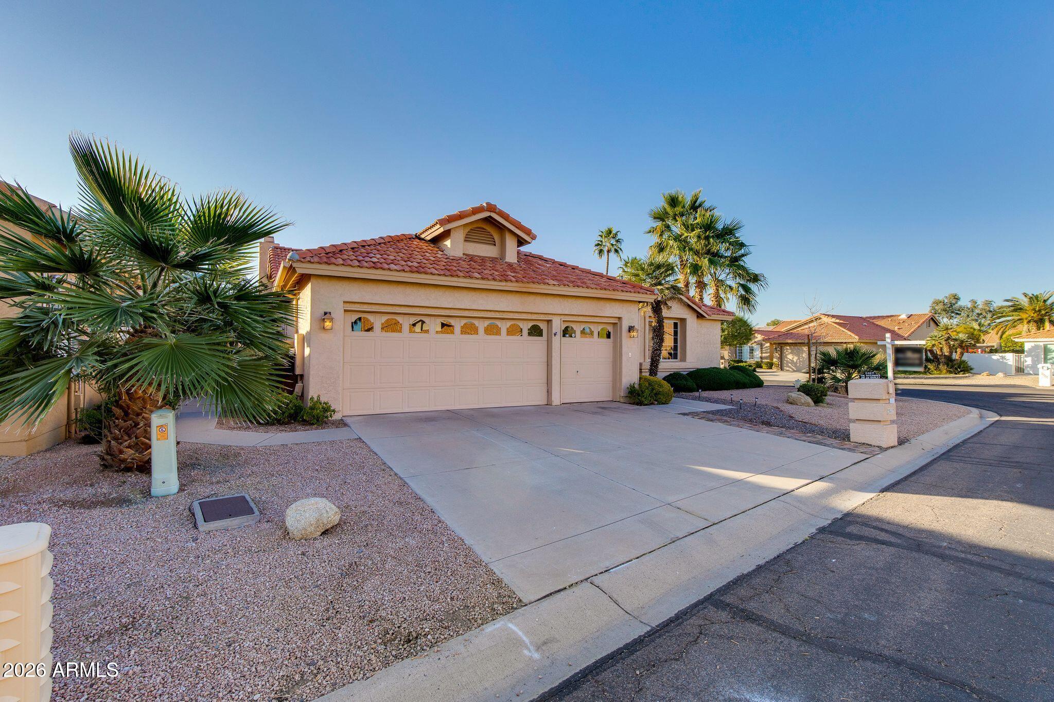 25617 S BURNABY Drive, Sun Lakes, AZ 85248 — Photo 1 of 29