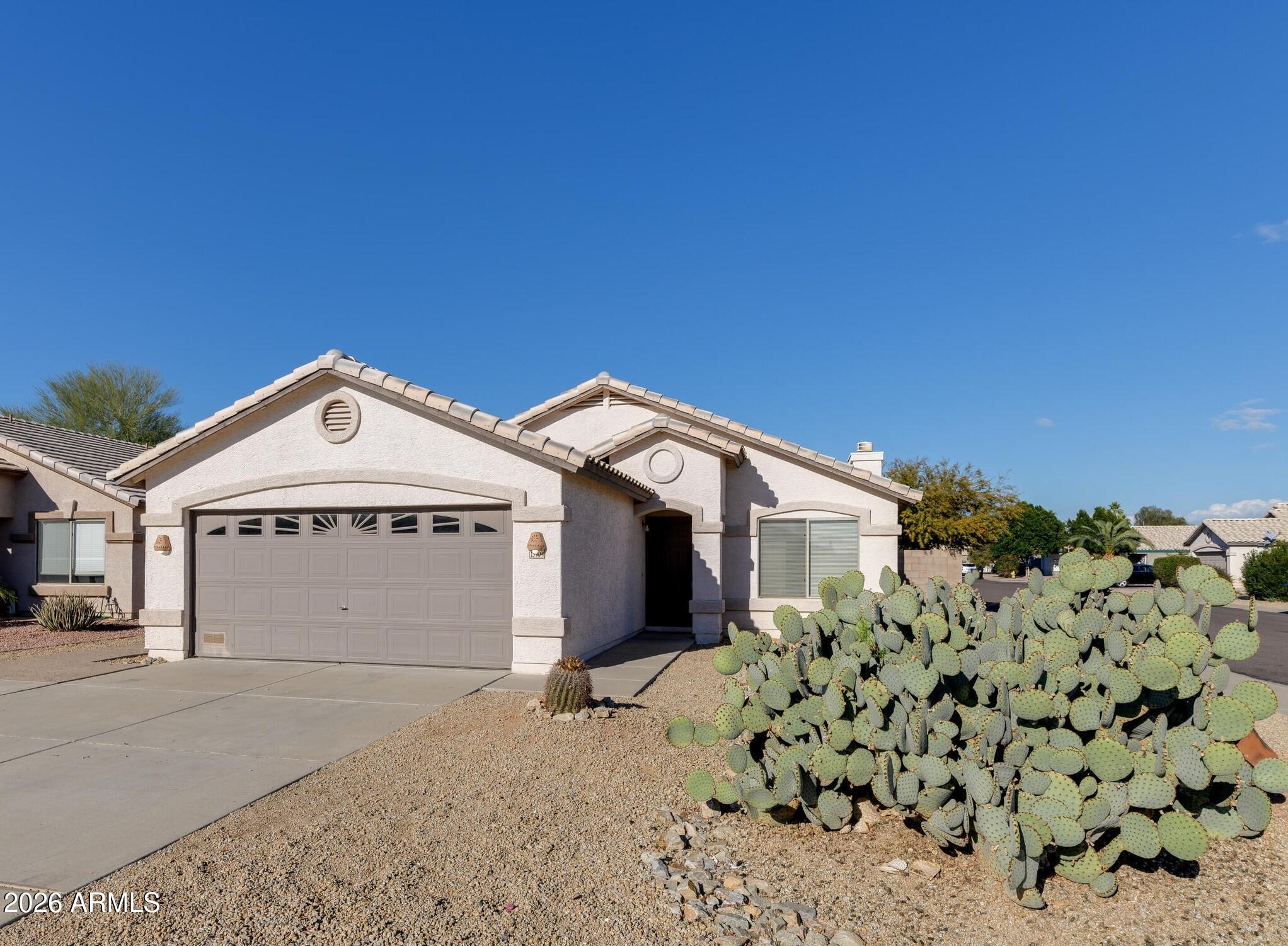 15904 W LUNDBERG Street, Surprise, AZ 85374 — Photo 1 of 28