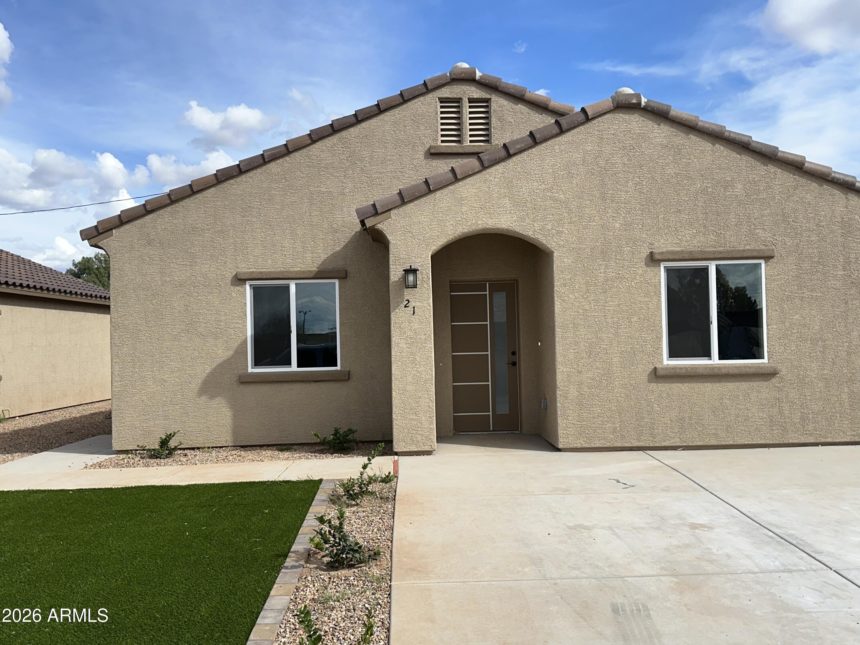 21 N E Avenue E, Douglas, AZ 85607 — Photo 1 of 8