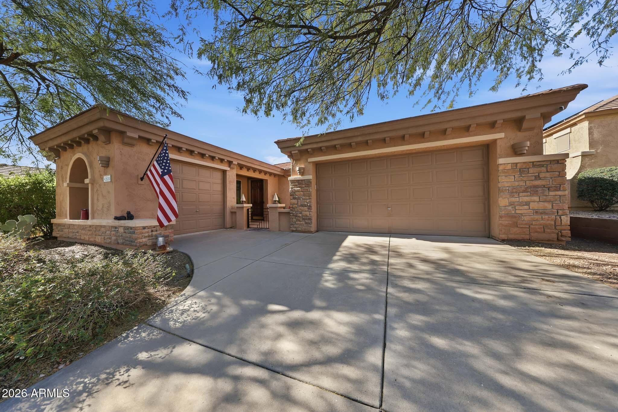 42820 N LIVINGSTONE Way, Anthem, AZ 85086 — Photo 1 of 64