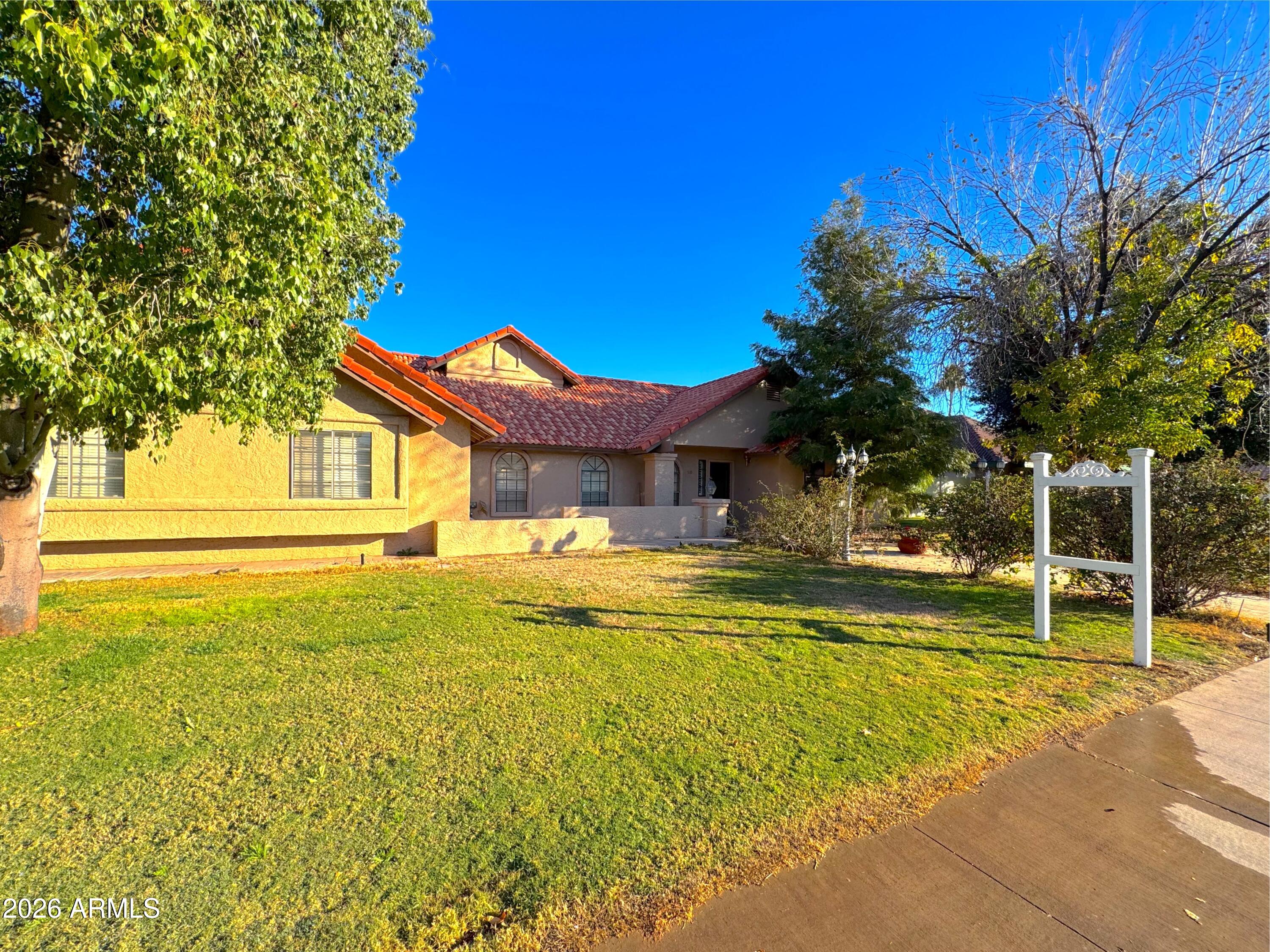 510 E HOUSTON Avenue, Gilbert, AZ 85234 — Photo 1 of 11