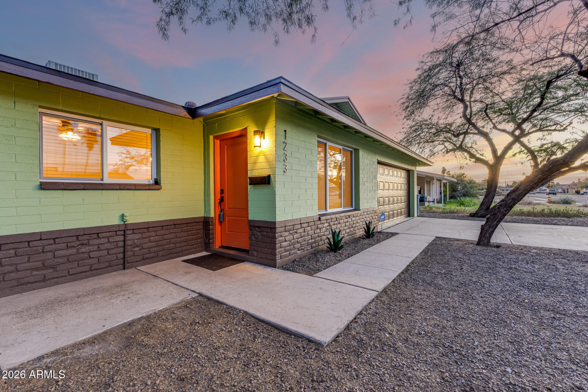 1233 E BROADMOR Drive, Tempe, AZ 85282 — Photo 1 of 44