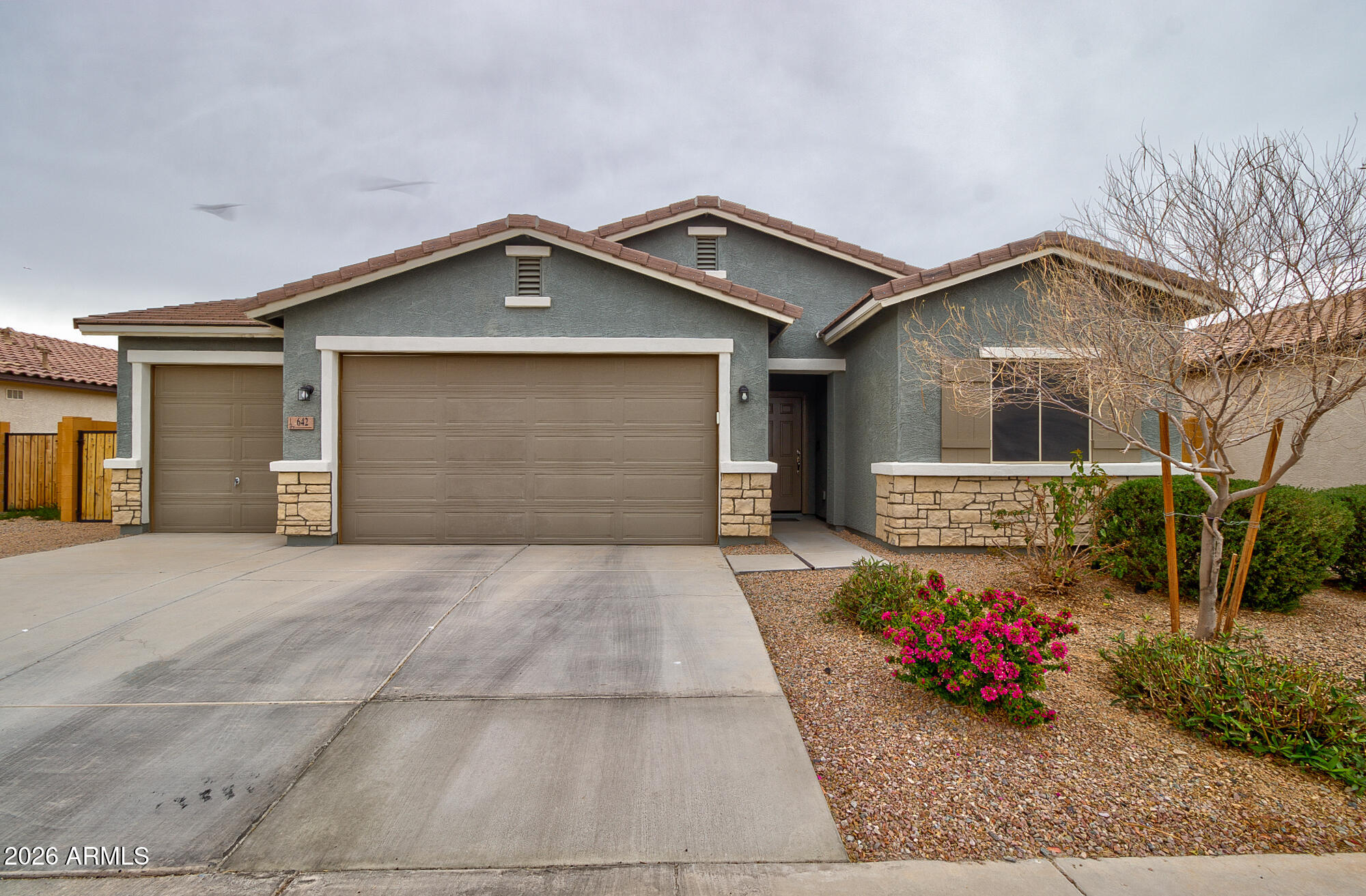 642 E EMERALD Drive, Casa Grande, AZ 85122 — Photo 1 of 29