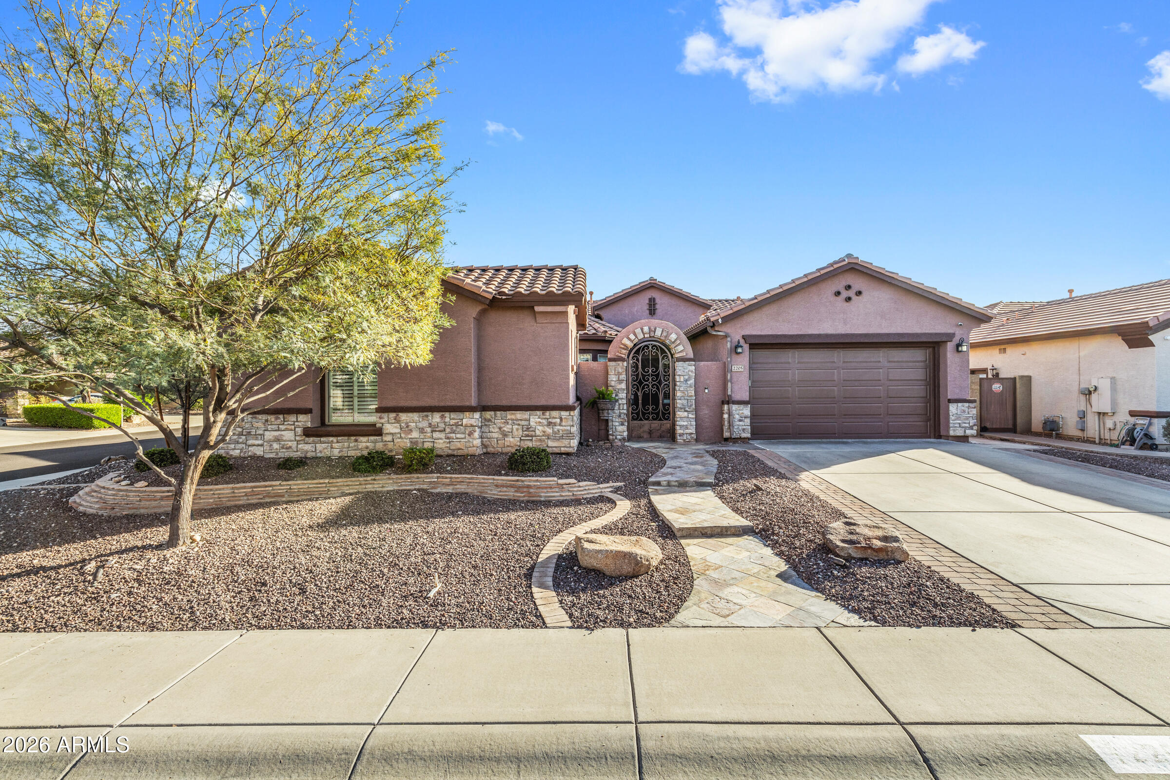 2205 W CLEARVIEW Trail, Phoenix, AZ 85086 — Photo 1 of 60
