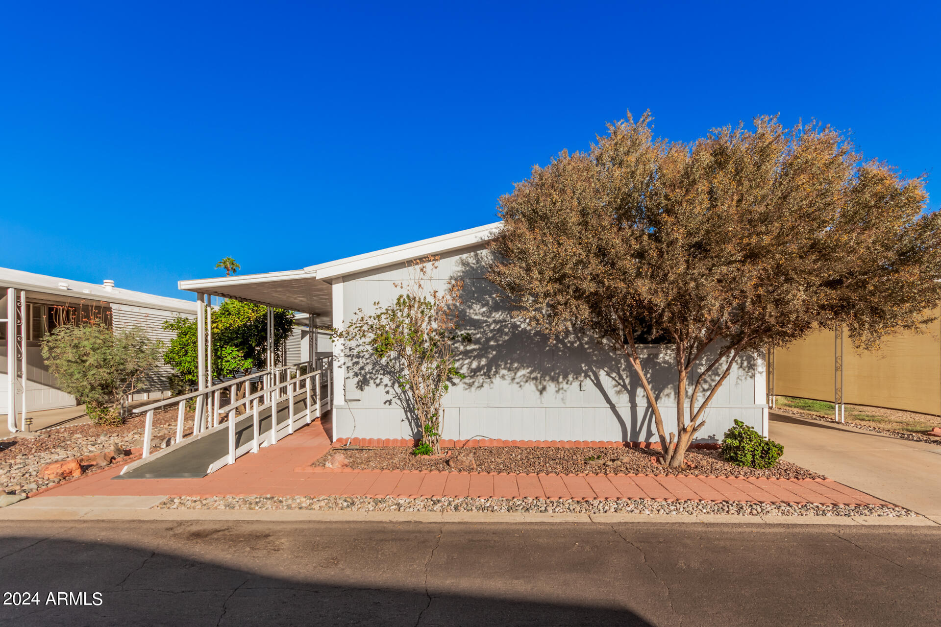 2650 W UNION HILLS Drive 54, Phoenix, AZ 85027 — Photo 1 of 32