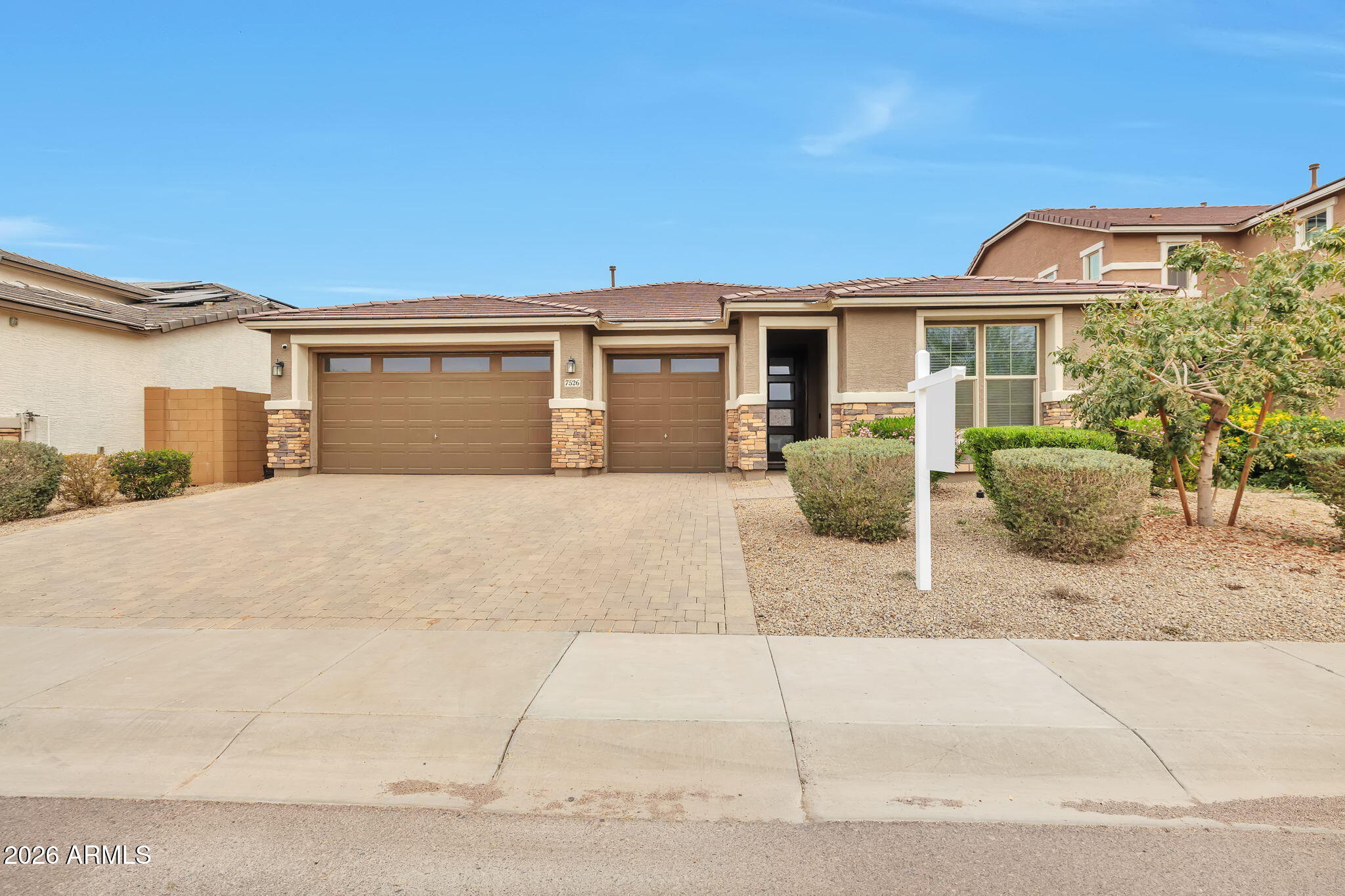 7526 W JONES Avenue, Phoenix, AZ 85043 — Photo 1 of 30