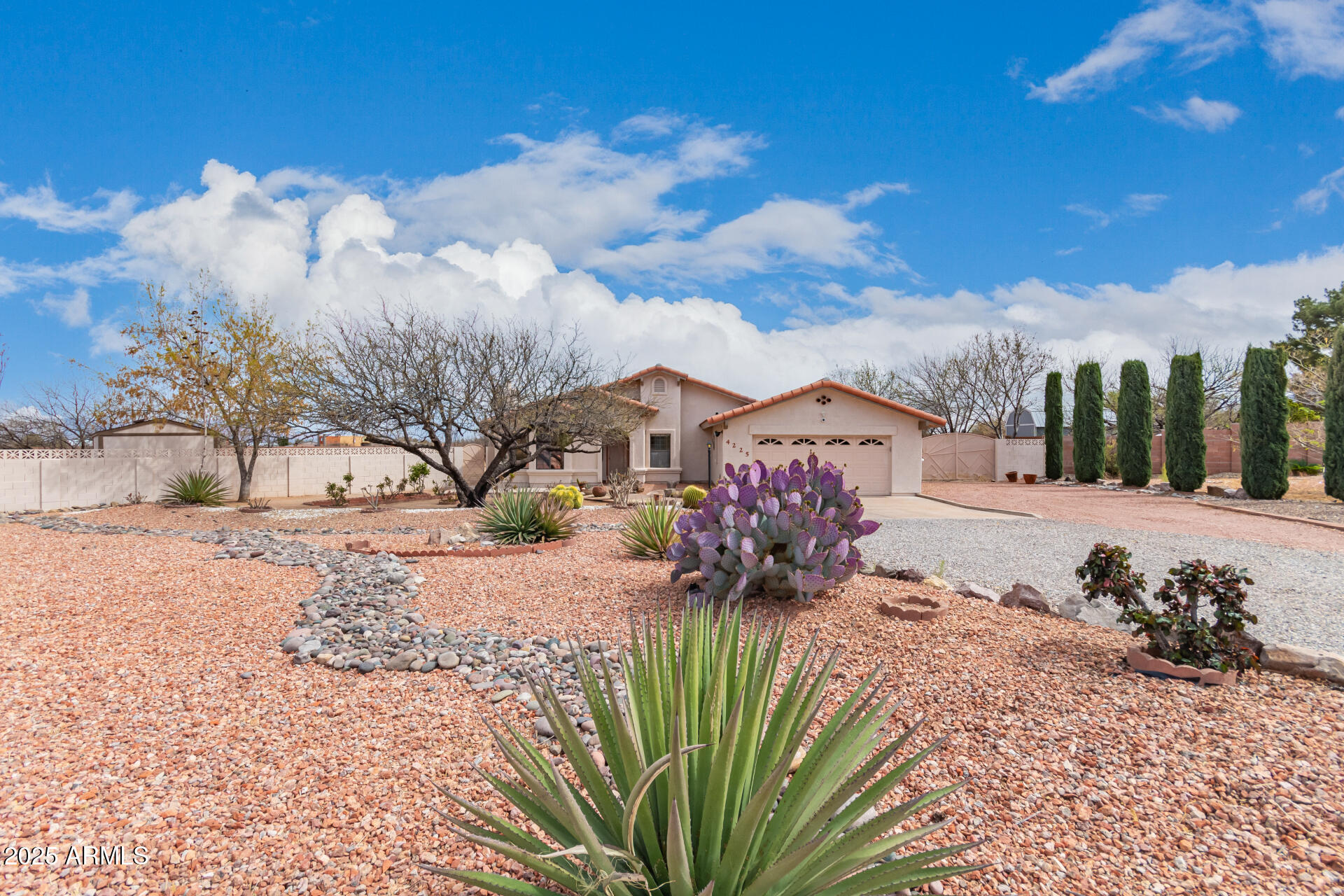 4225 S COMANCHE Drive, Sierra Vista, AZ 85650 — Photo 1 of 34