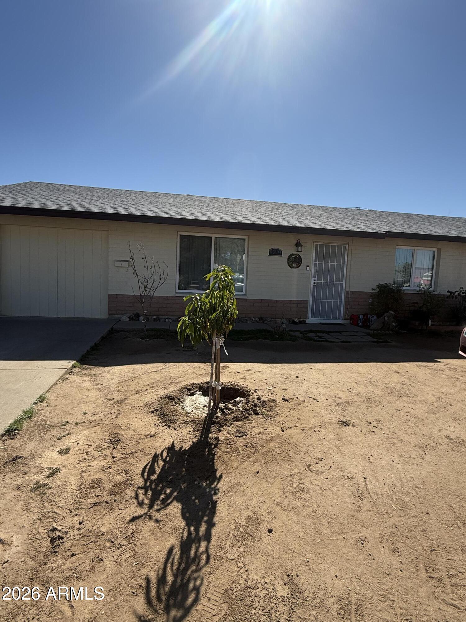 8219 W PICCADILLY Road, Phoenix, AZ 85033 — Photo 1 of 37