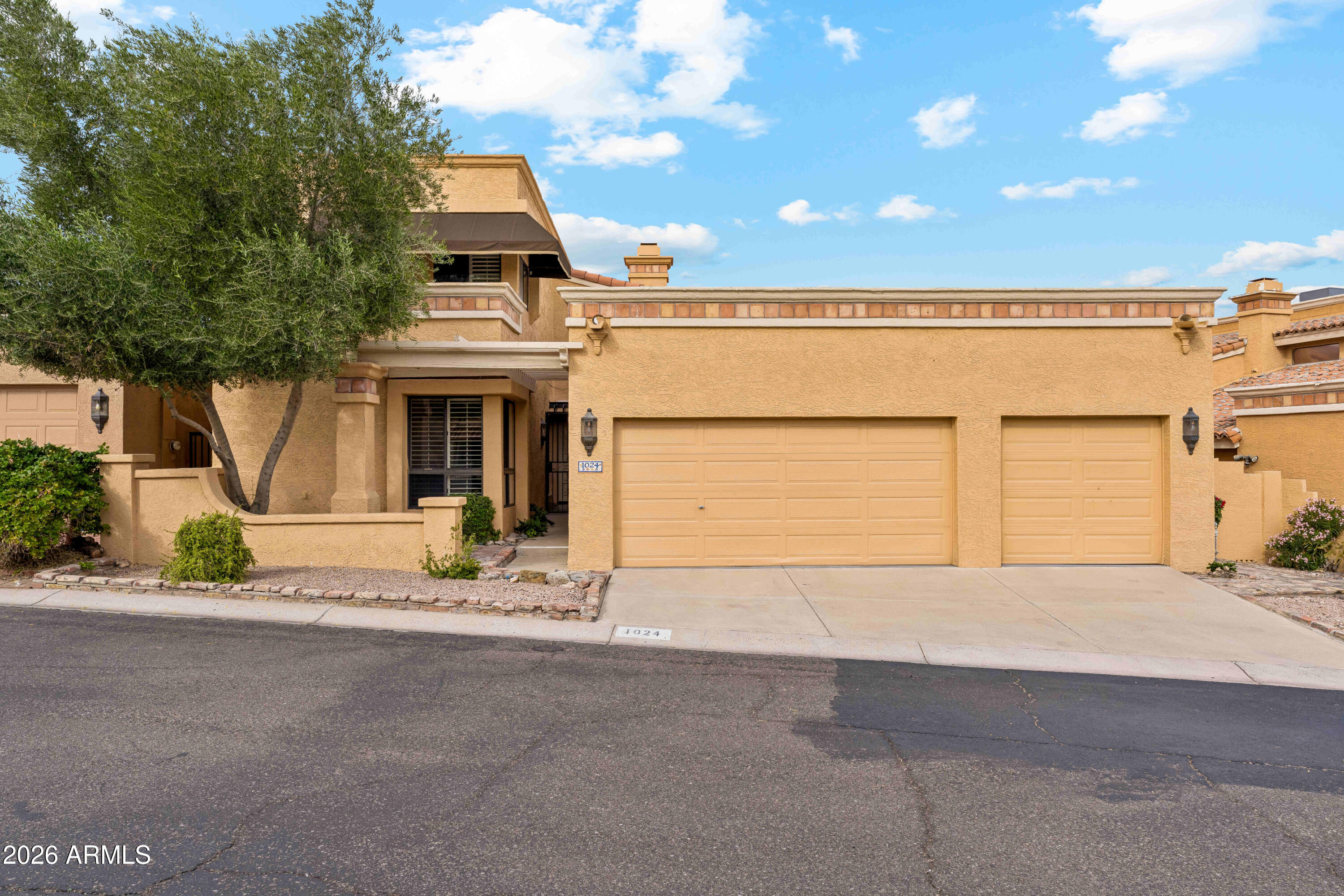 1024 E SAHUARO Drive, Phoenix, AZ 85020 — Photo 1 of 37