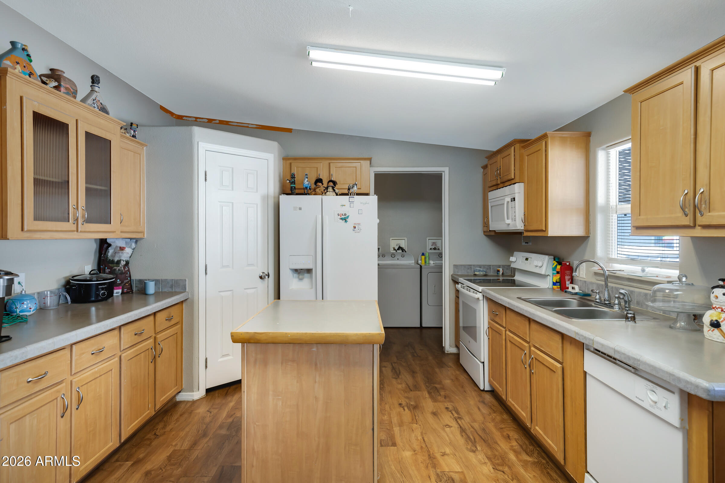 2200 N DELAWARE Drive 76, Apache Junction, AZ 85120 — Photo 1 of 29