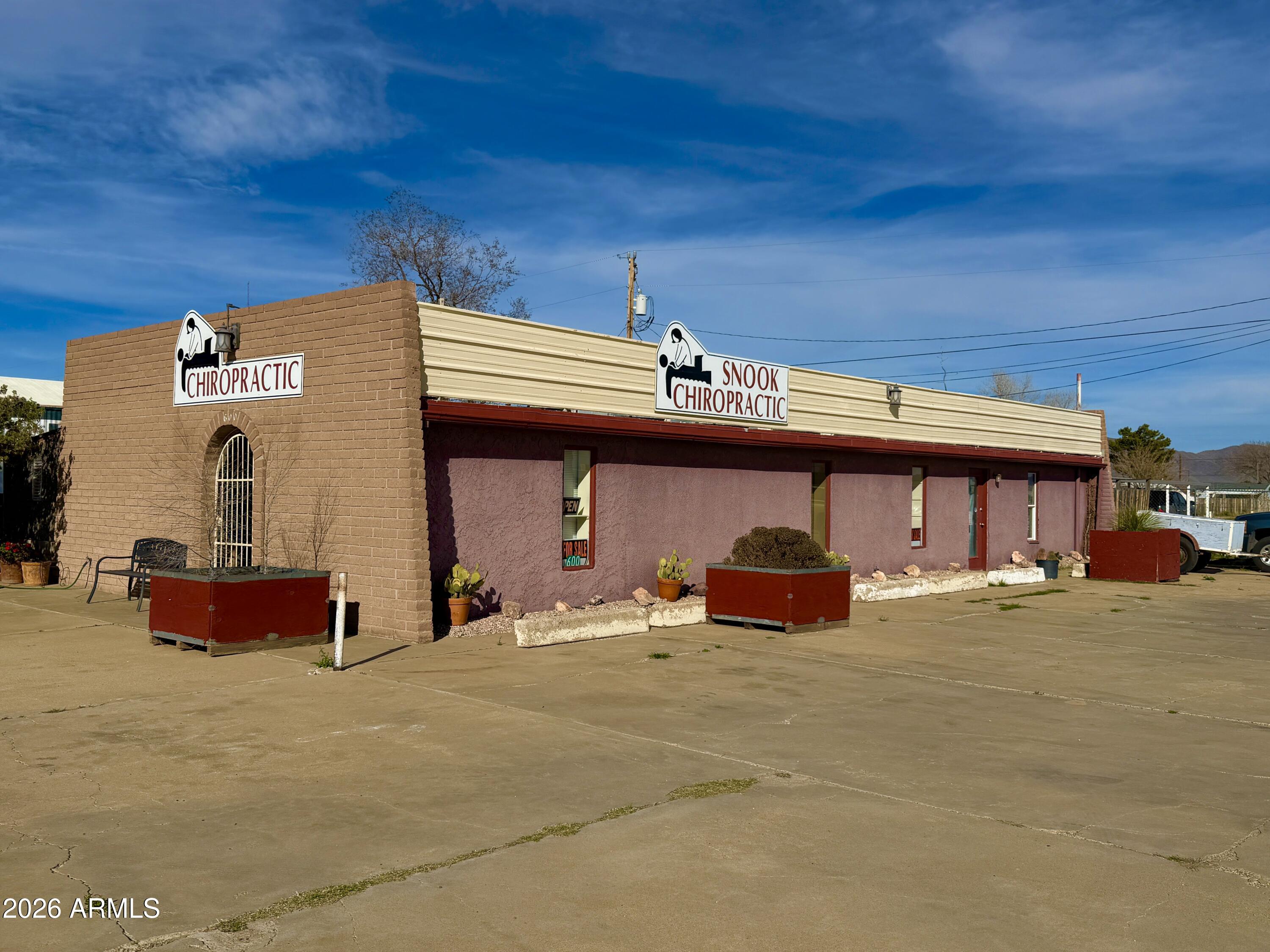 600 W Rex Allen Drive, Willcox, AZ 85643 — Photo 1 of 21