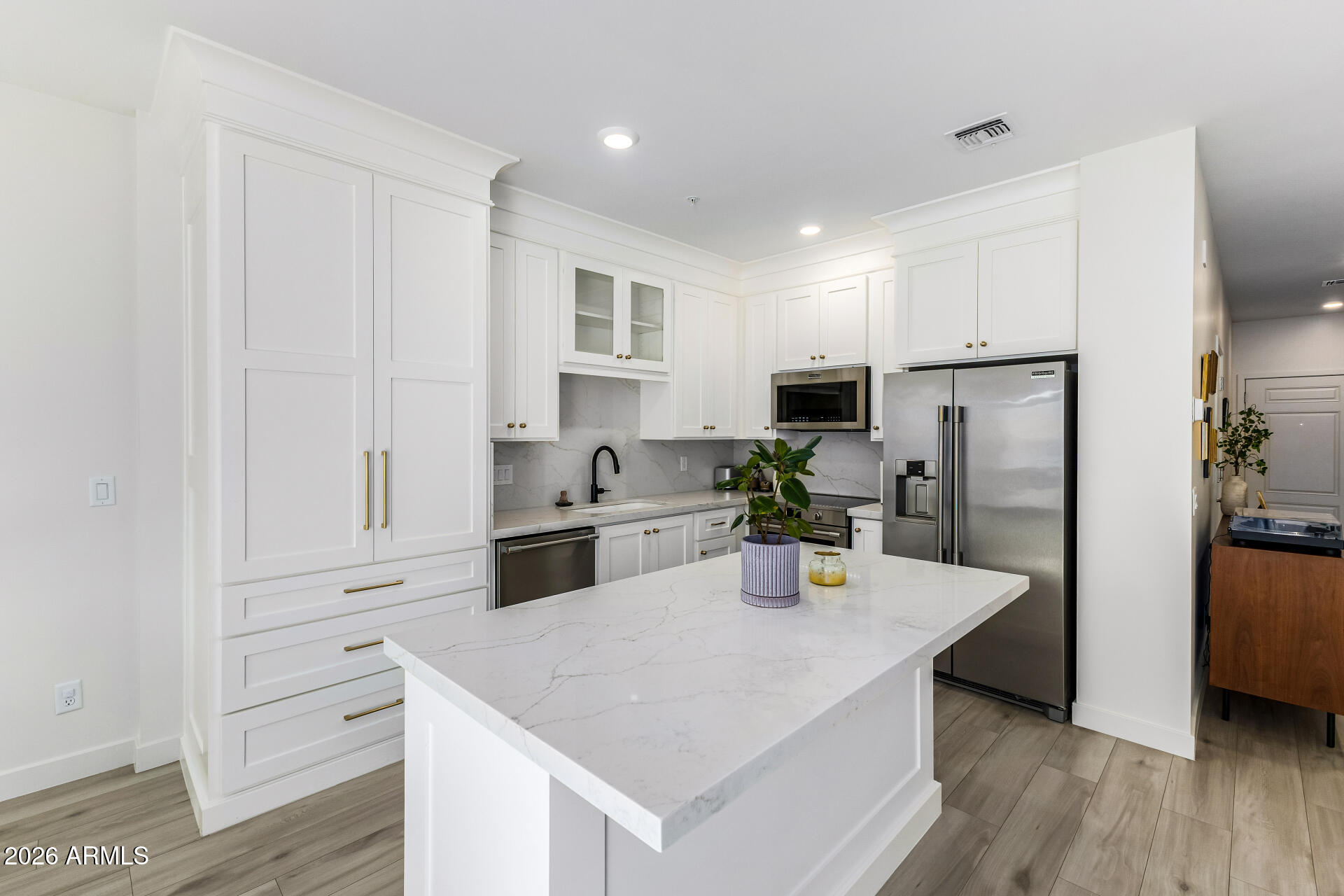 2265 W ECHO Lane, Phoenix, AZ 85021 — Photo 1 of 36