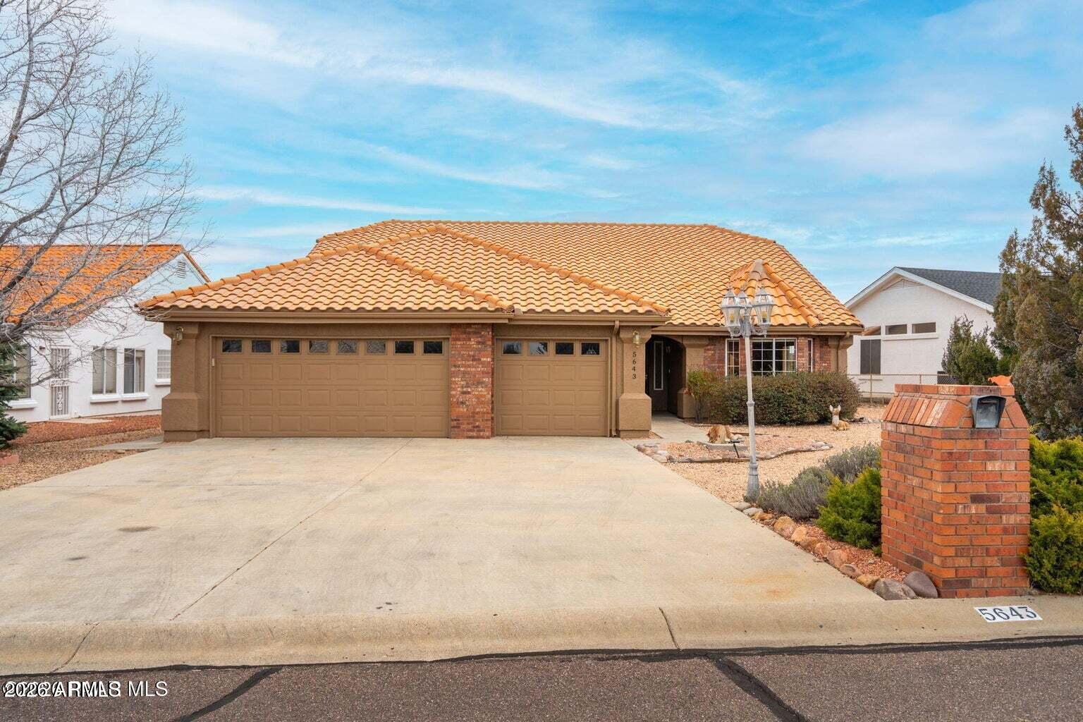 5643 HOLE IN ONE Drive, Prescott, AZ 86301 — Photo 1 of 47