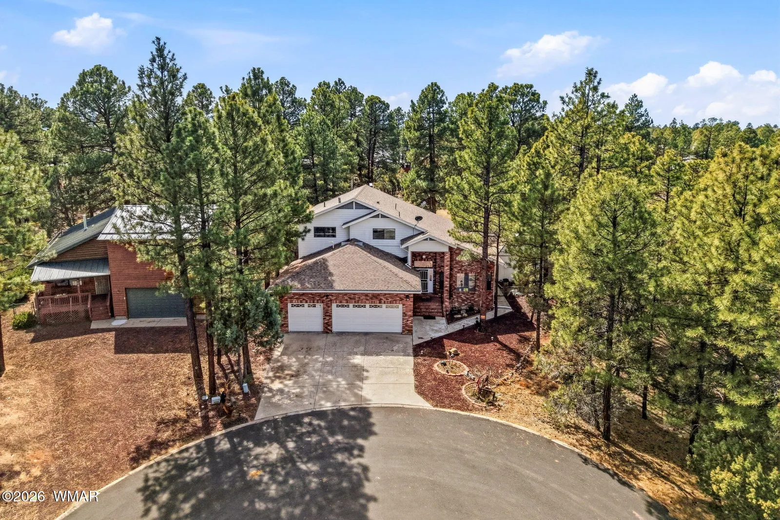 320 N 34th Drive, Show Low, AZ 85901 — Photo 1 of 44