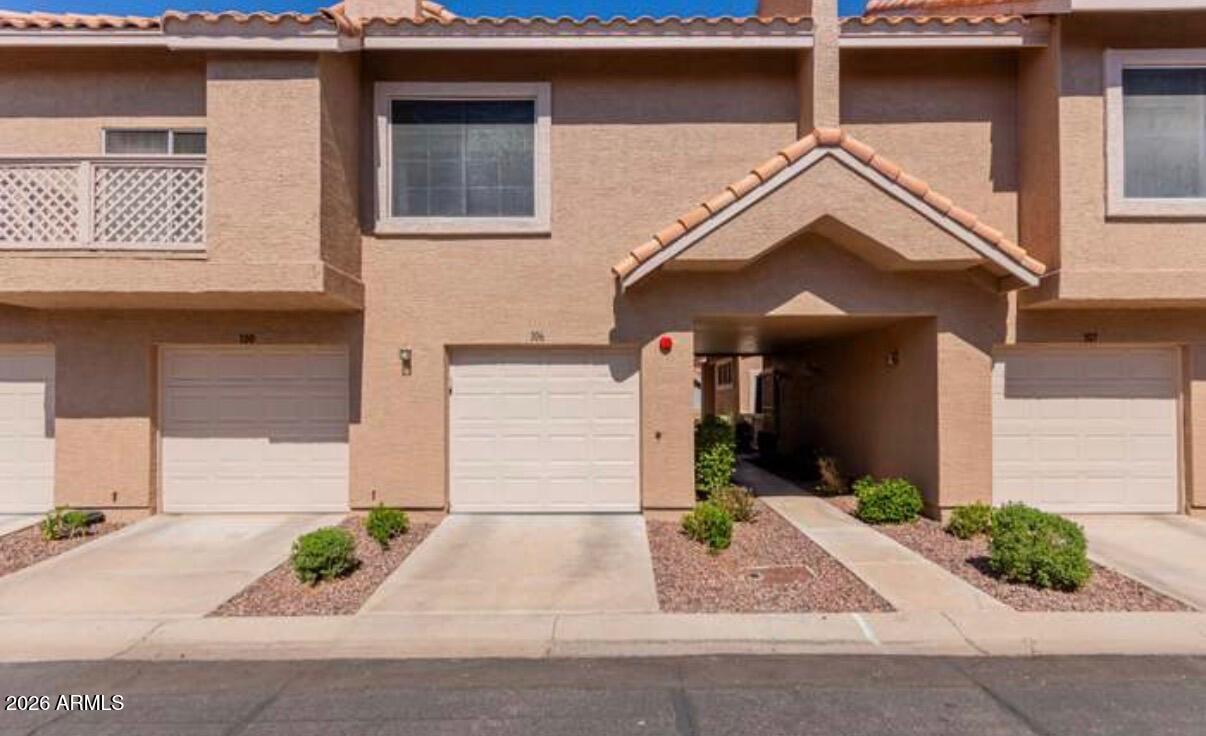 1633 E LAKESIDE Drive 106, Gilbert, AZ 85234 — Photo 1 of 25