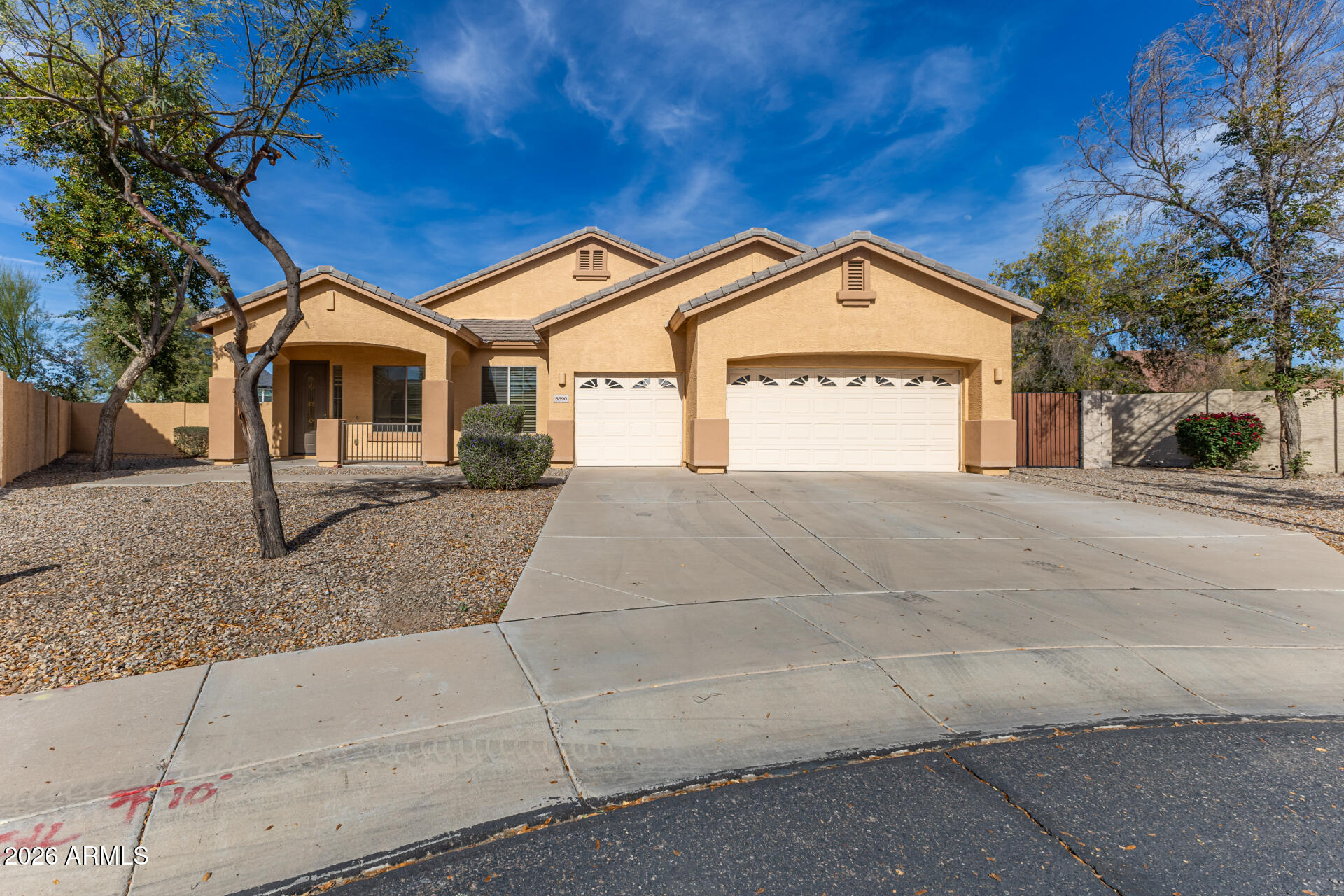 8690 W MORTEN Avenue, Glendale, AZ 85305 — Photo 1 of 33