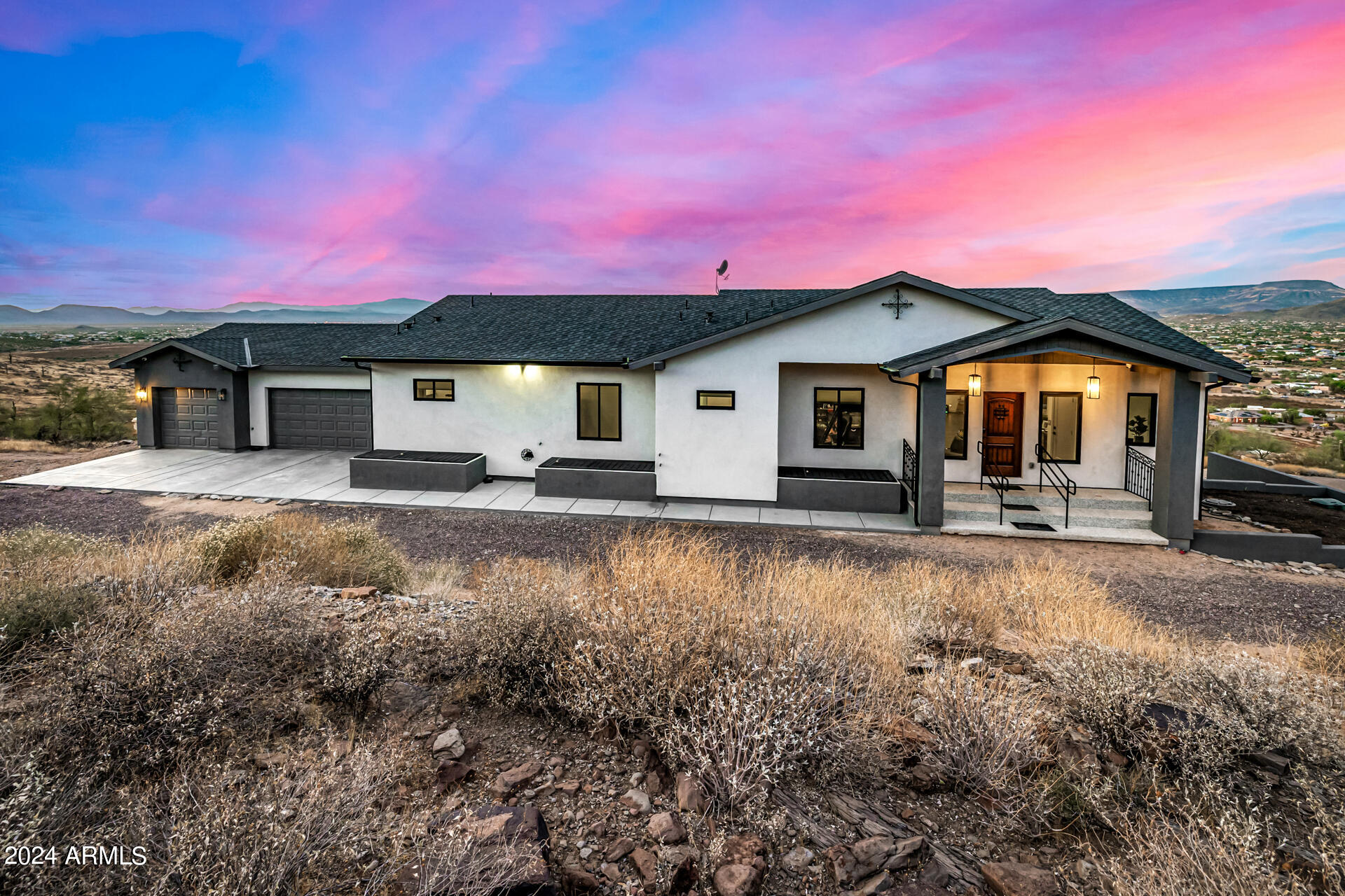 1829 W CLOUD Road, Phoenix, AZ 85086 — Photo 1 of 133