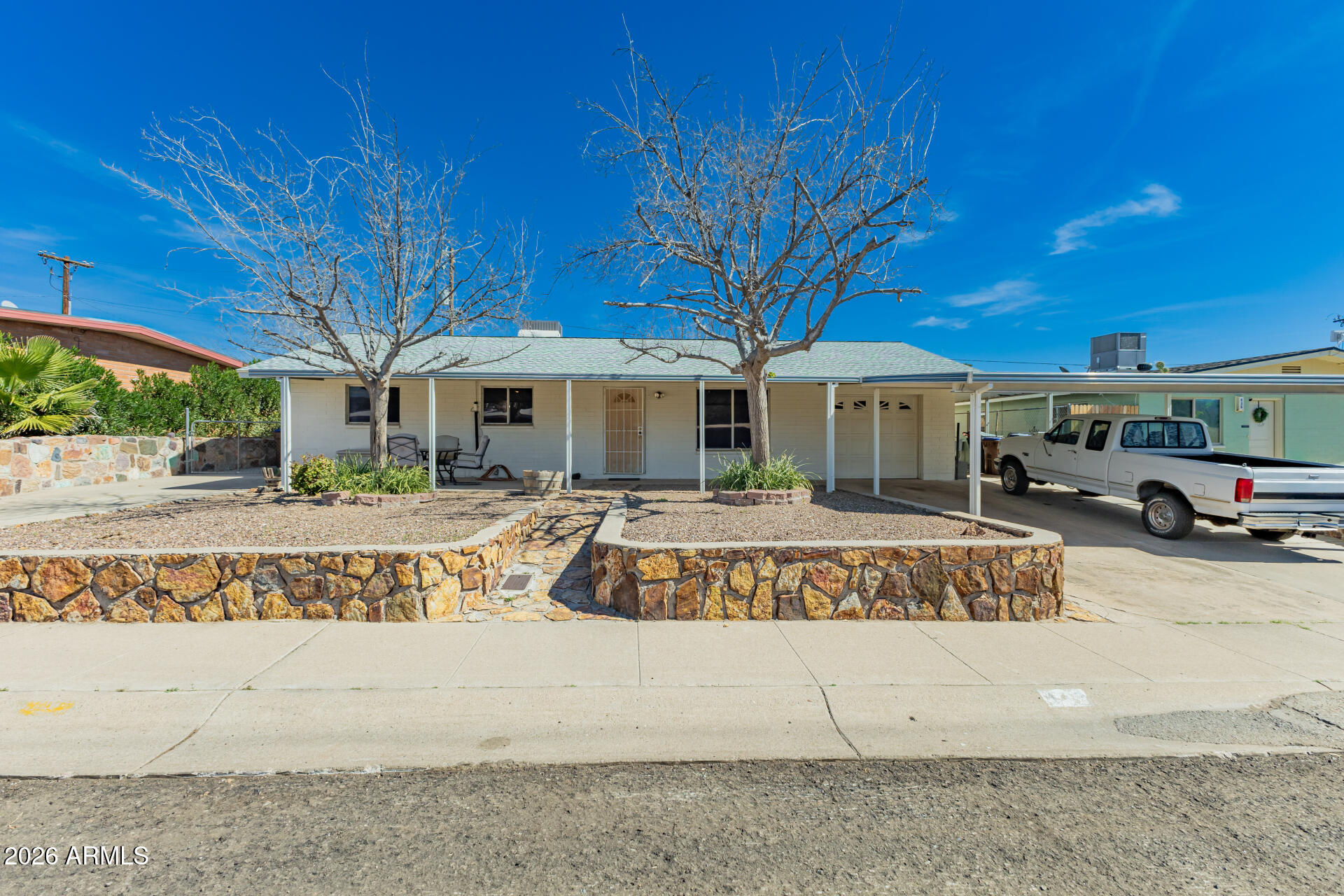 438 W HARTFORD Road, Kearny, AZ 85137 — Photo 1 of 20