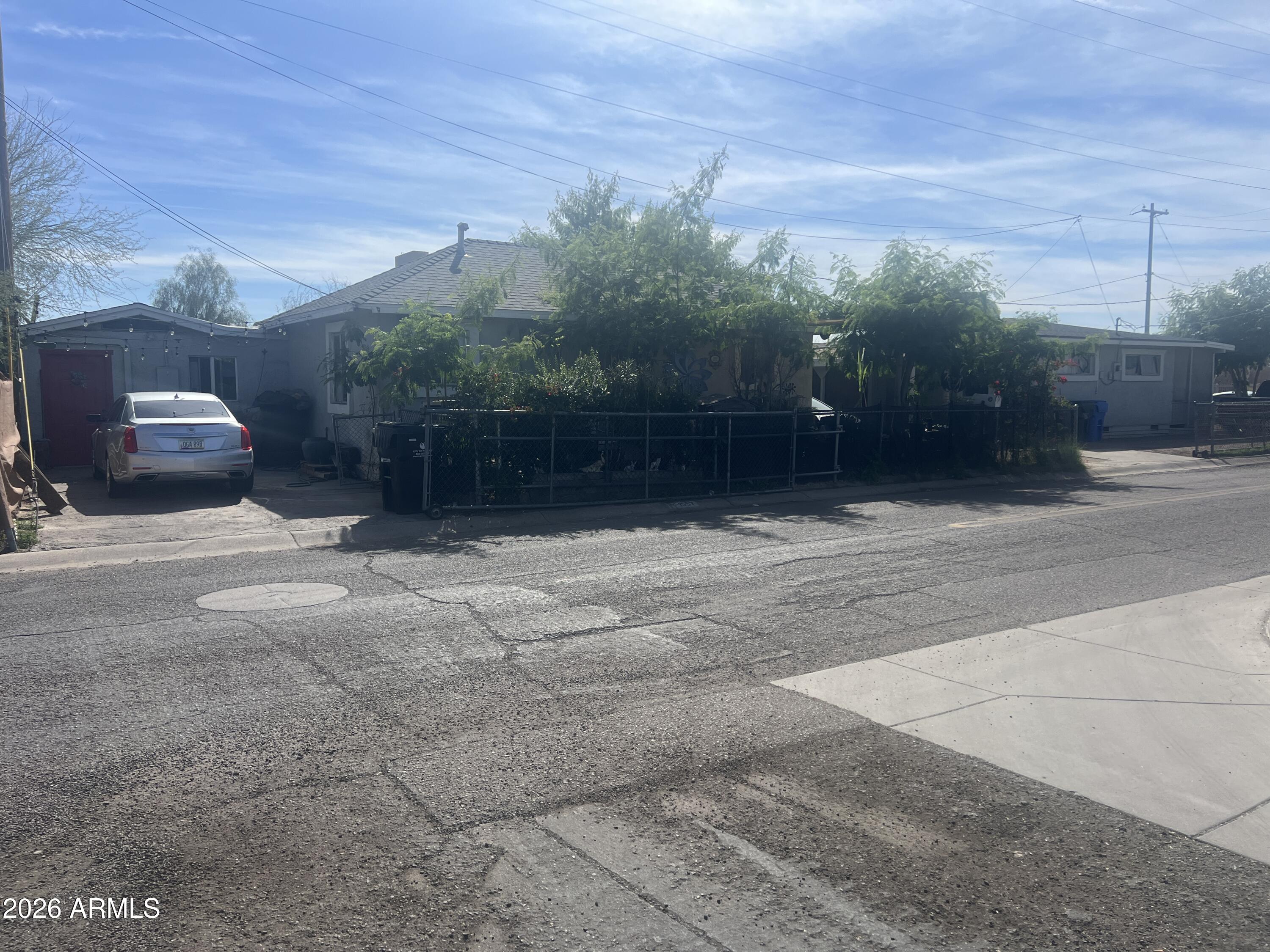 347 N 16TH Avenue, Phoenix, AZ 85007 — Photo 1 of 24