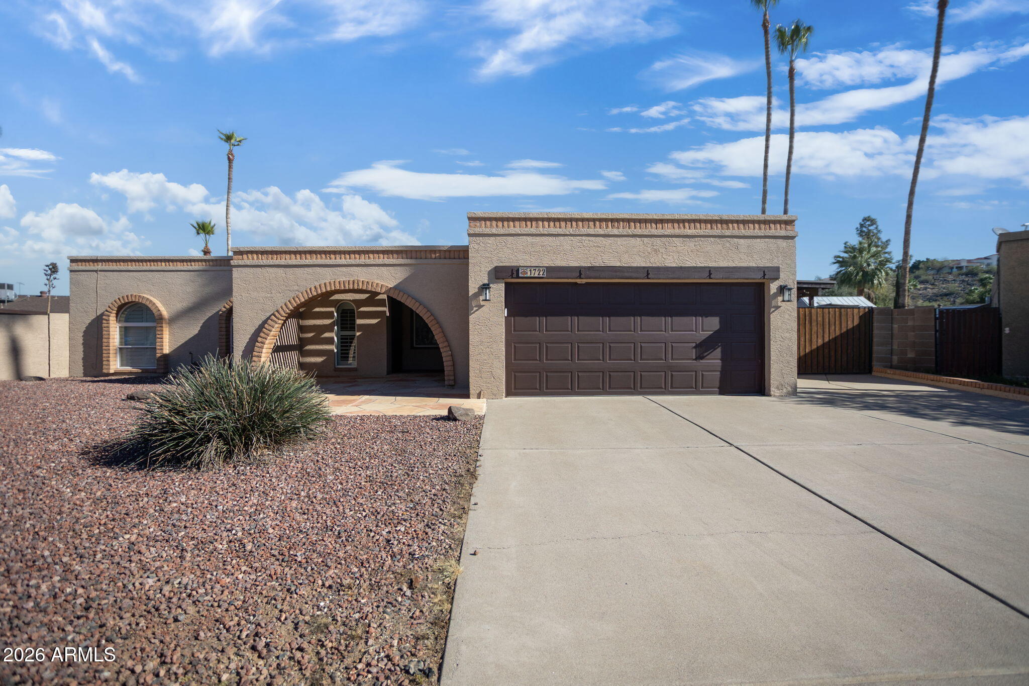 1722 W SAINT MORITZ Lane, Phoenix, AZ 85023 — Photo 1 of 38
