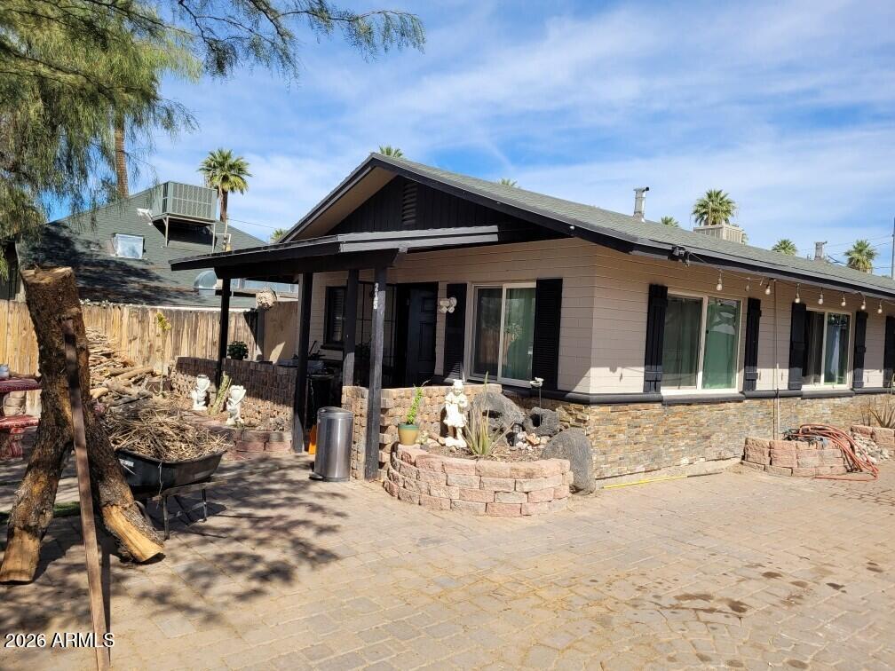 215 N 12TH Avenue, Phoenix, AZ 85007 — Photo 1 of 20