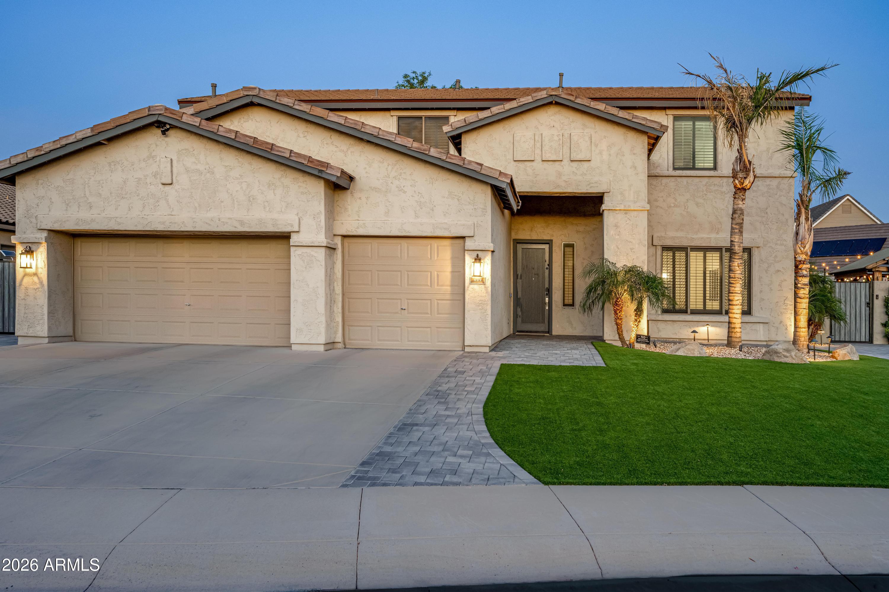 127 N DATE PALM Drive, Gilbert, AZ 85234 — Photo 1 of 36
