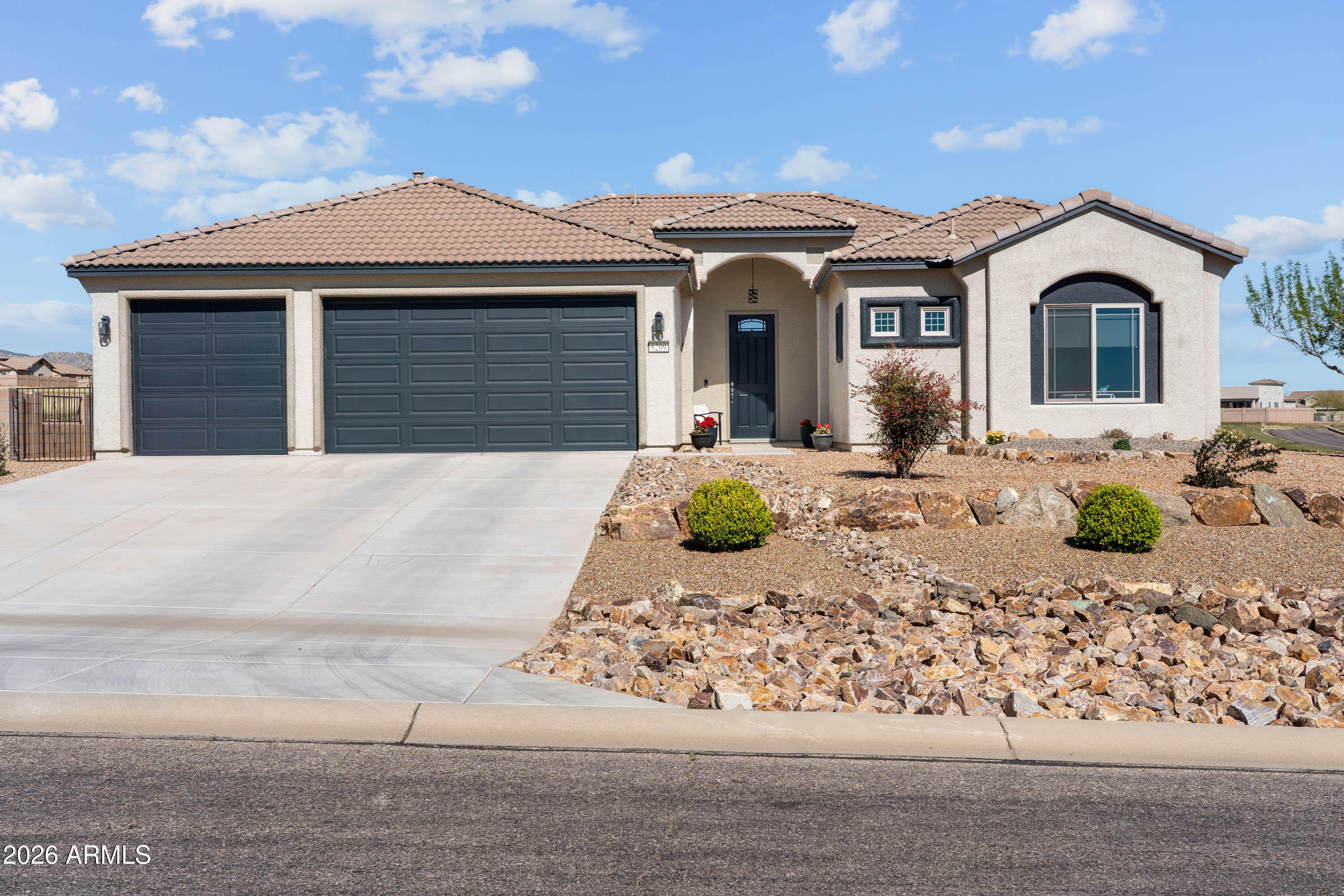 6209 E SADDLEHORN Circle, Hereford, AZ 85615 — Photo 1 of 52