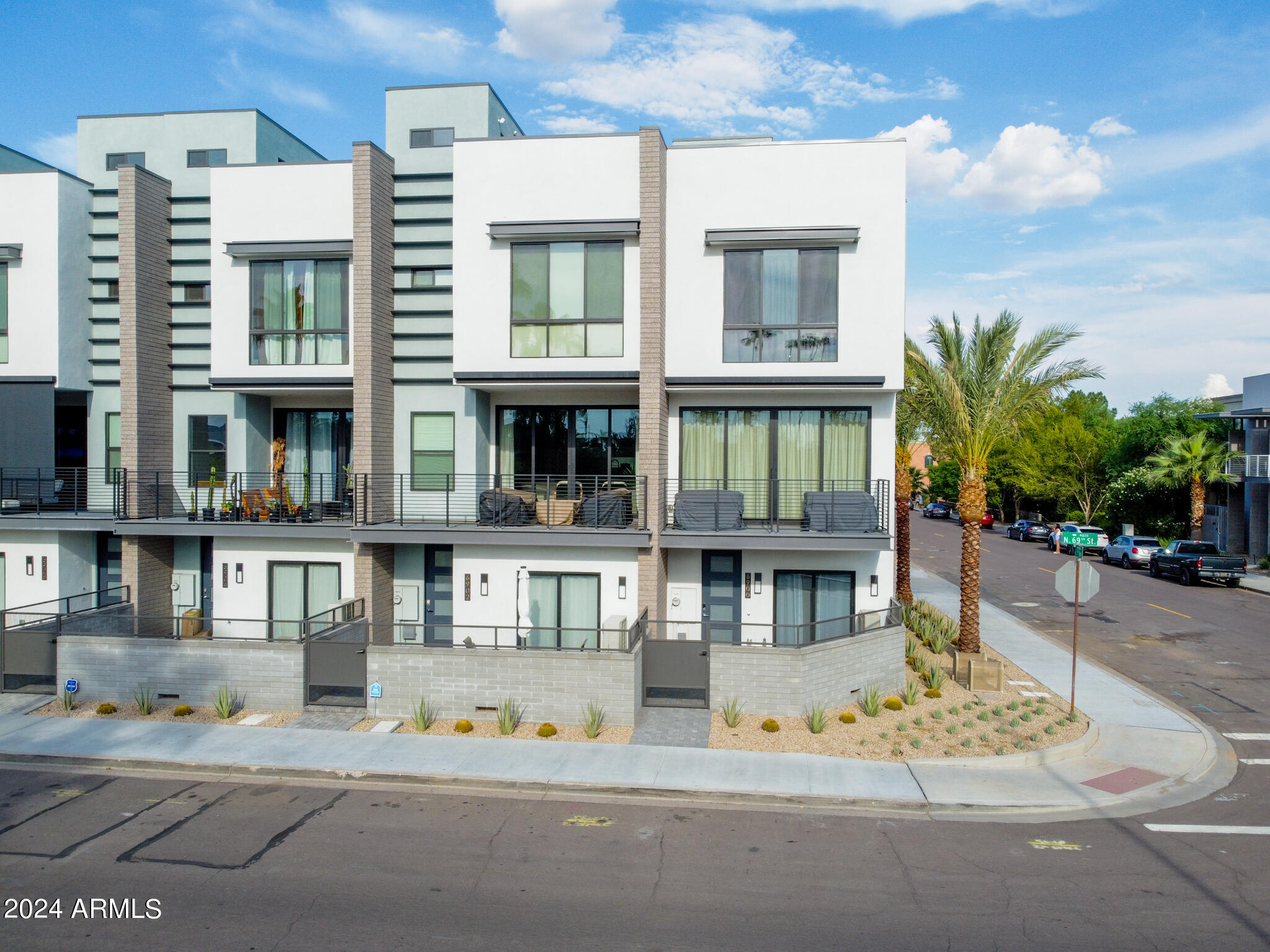 6900 E 1ST Avenue 1, Scottsdale, AZ 85251 — Photo 1 of 35
