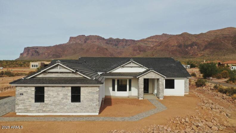 1864 E NEW RIVER Road, Phoenix, AZ 85086 — Photo 1 of 16