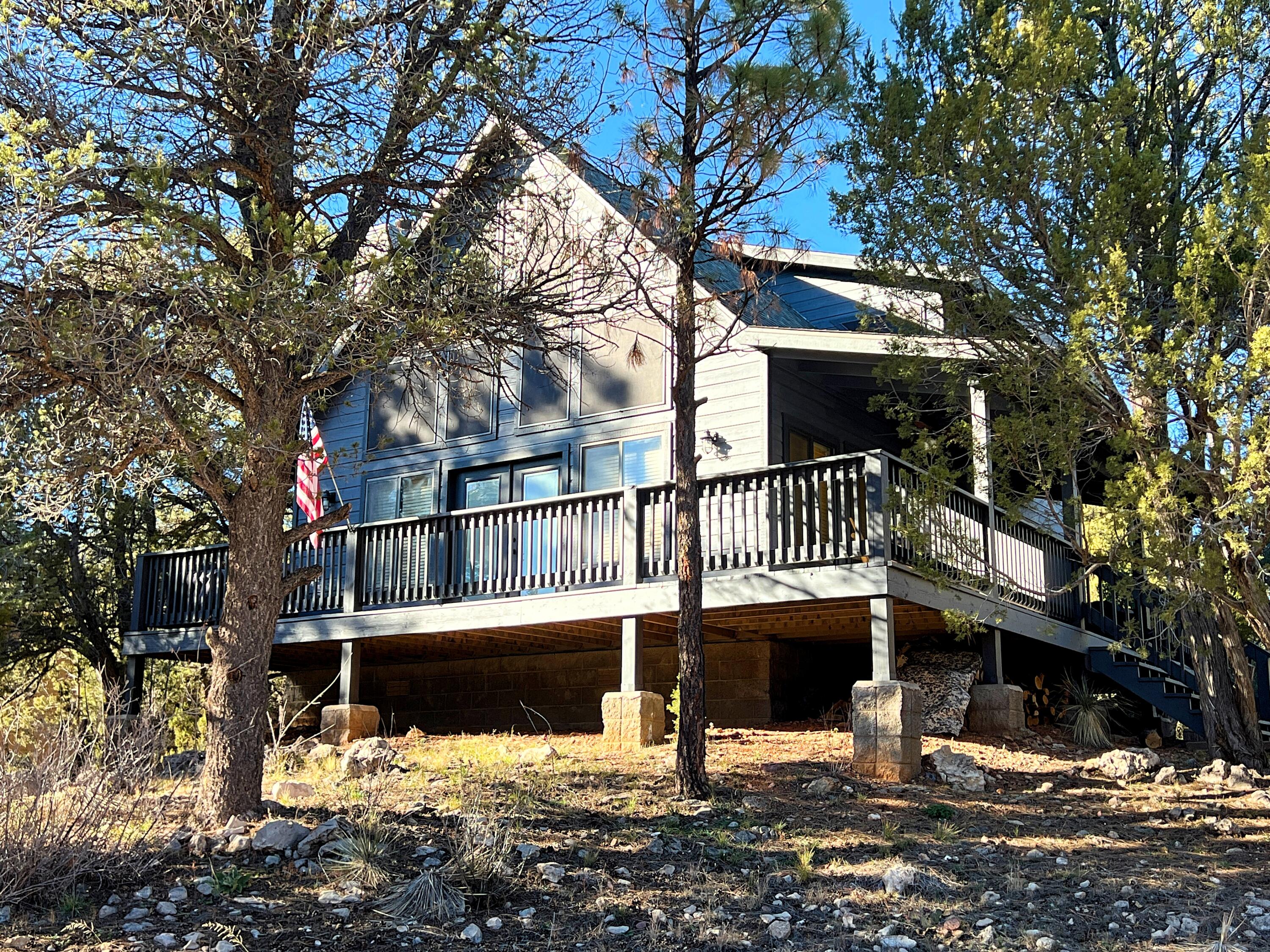 2240 Fairway Drive, Overgaard, AZ 85933